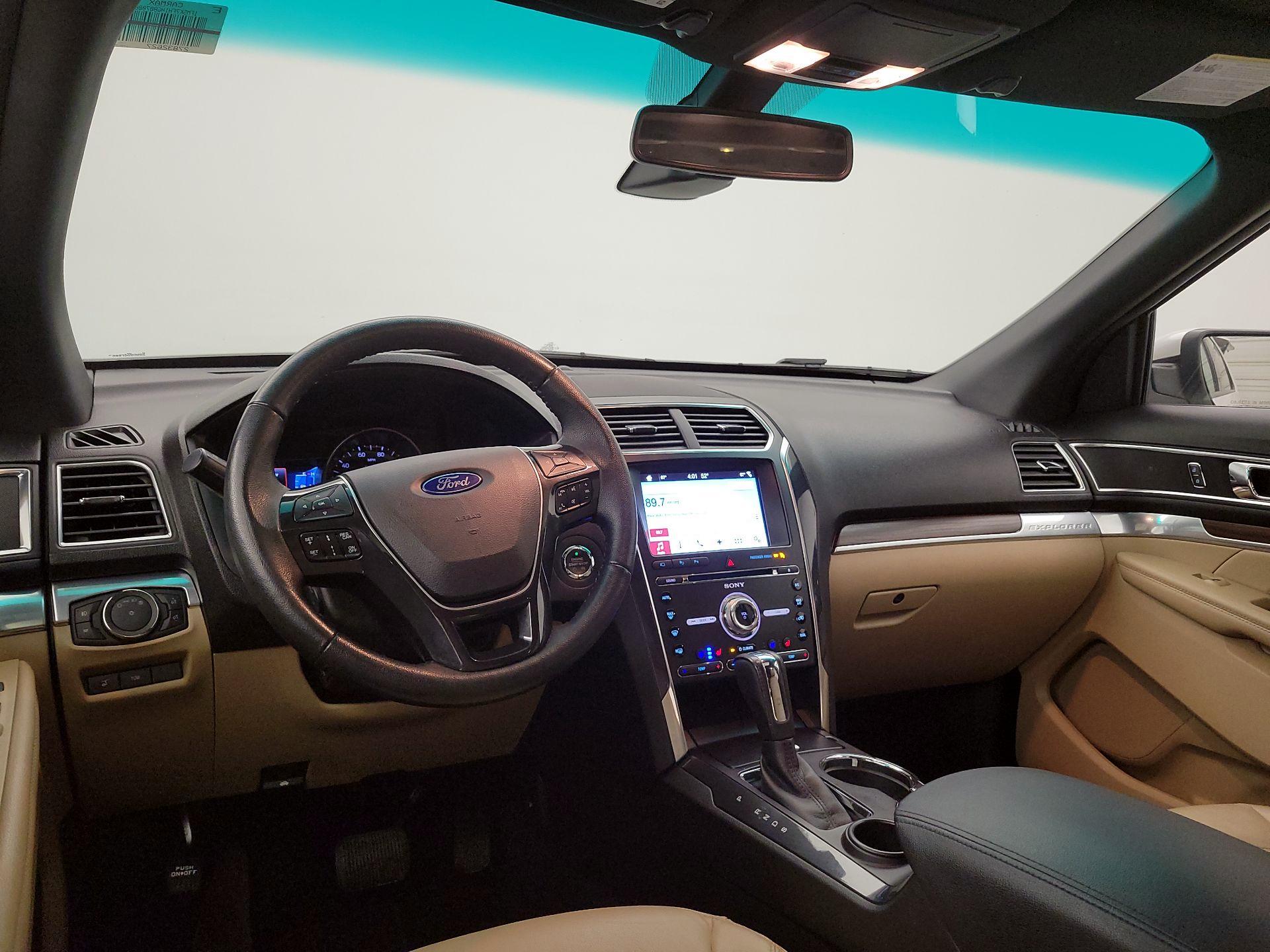 Thumbnail: 2017 Ford Explorer - 9