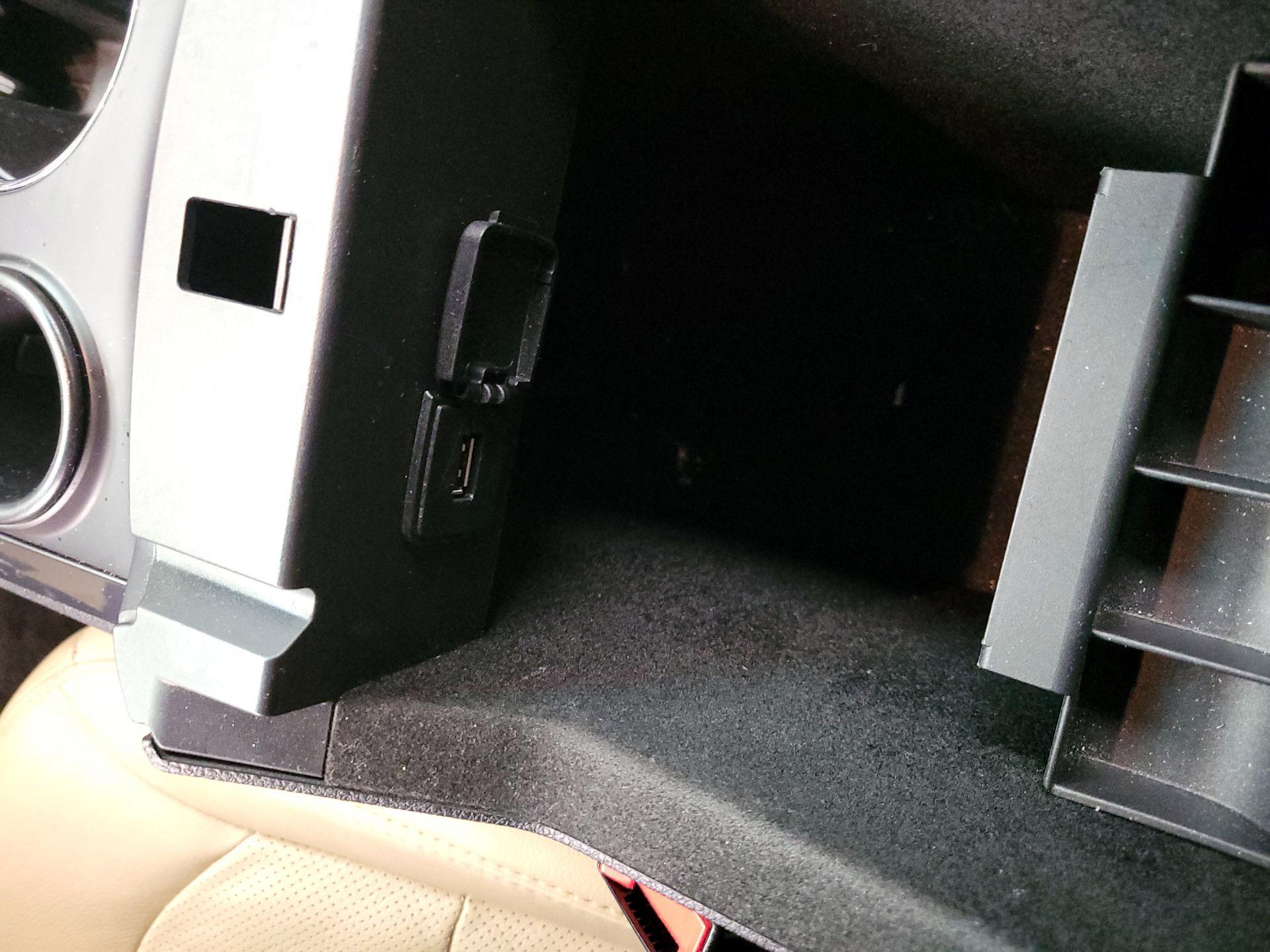 Thumbnail: 2017 Ford Explorer - 18