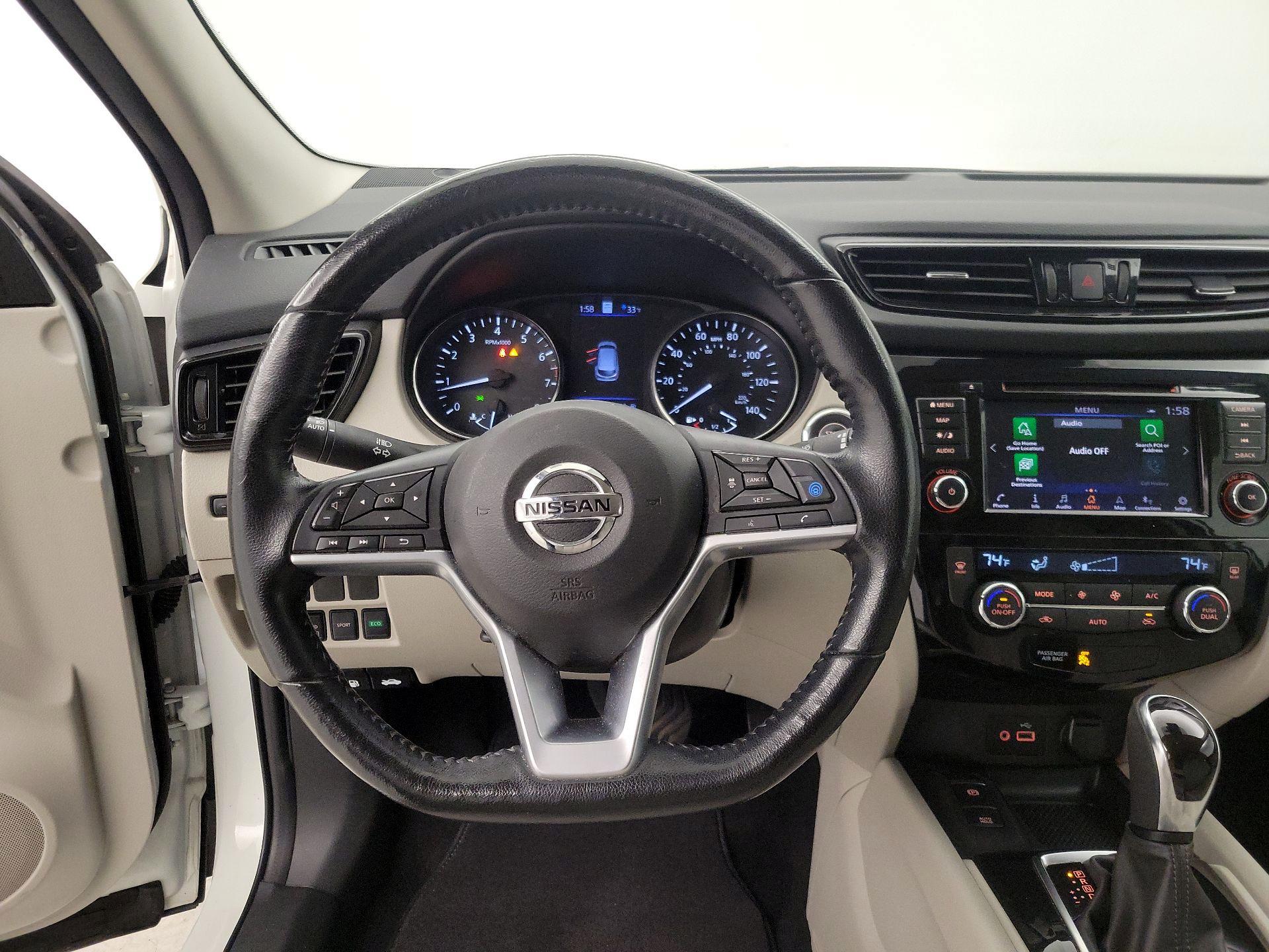 Thumbnail: 2022 Nissan Rogue Sport - 10