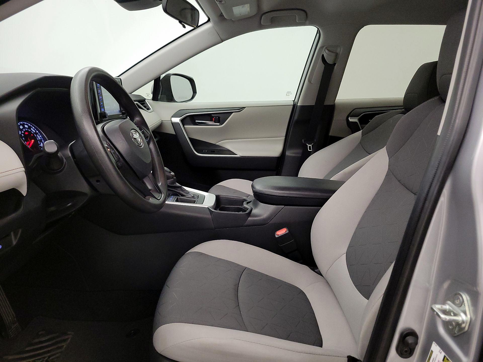 Thumbnail: 2020 Toyota RAV4 - 11