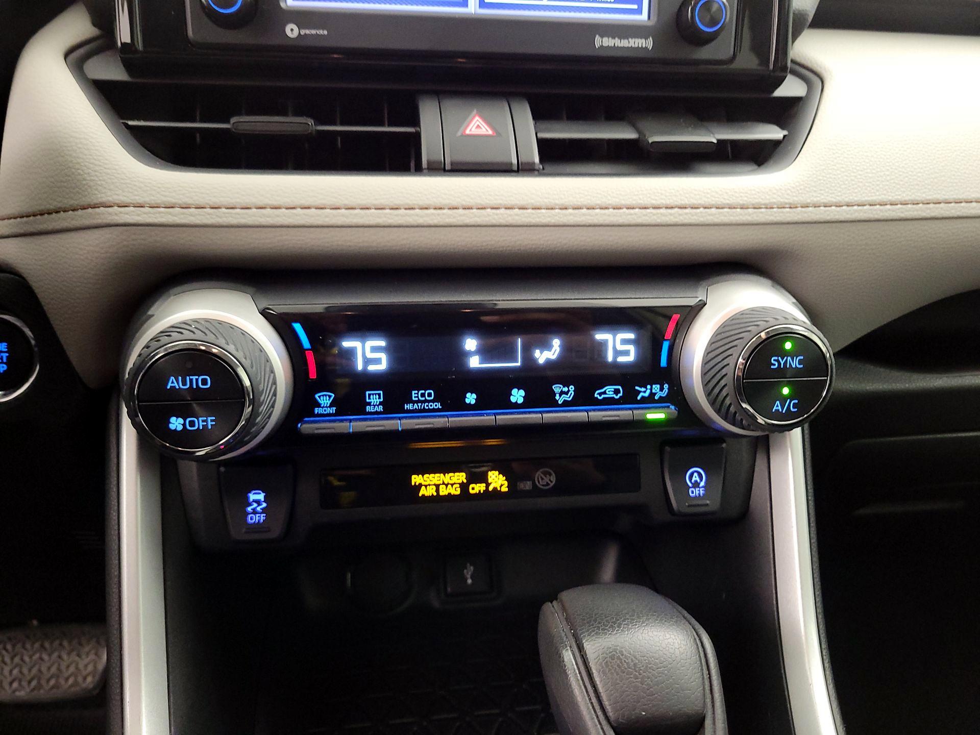 Thumbnail: 2020 Toyota RAV4 - 16