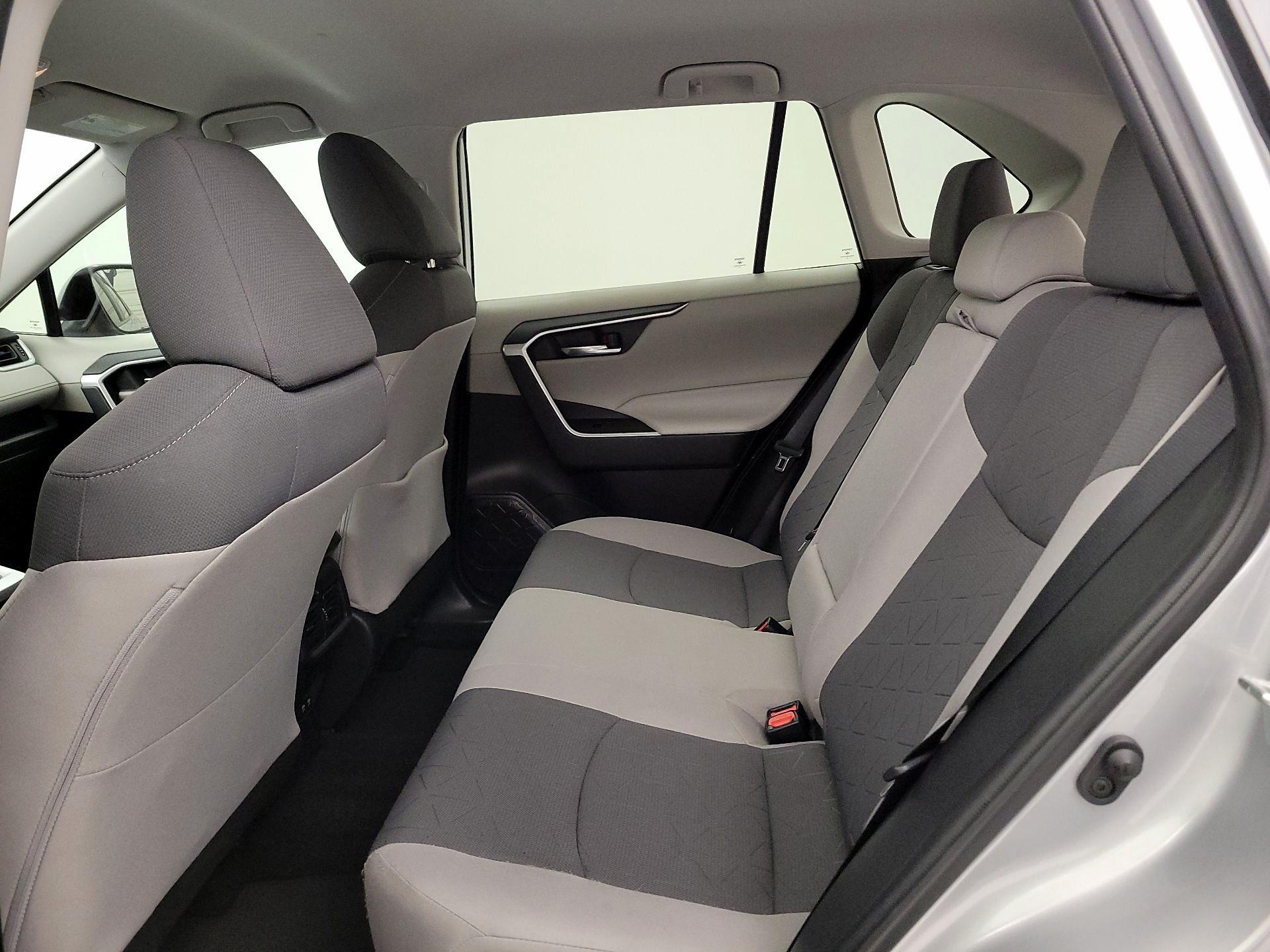 Thumbnail: 2020 Toyota RAV4 - 19