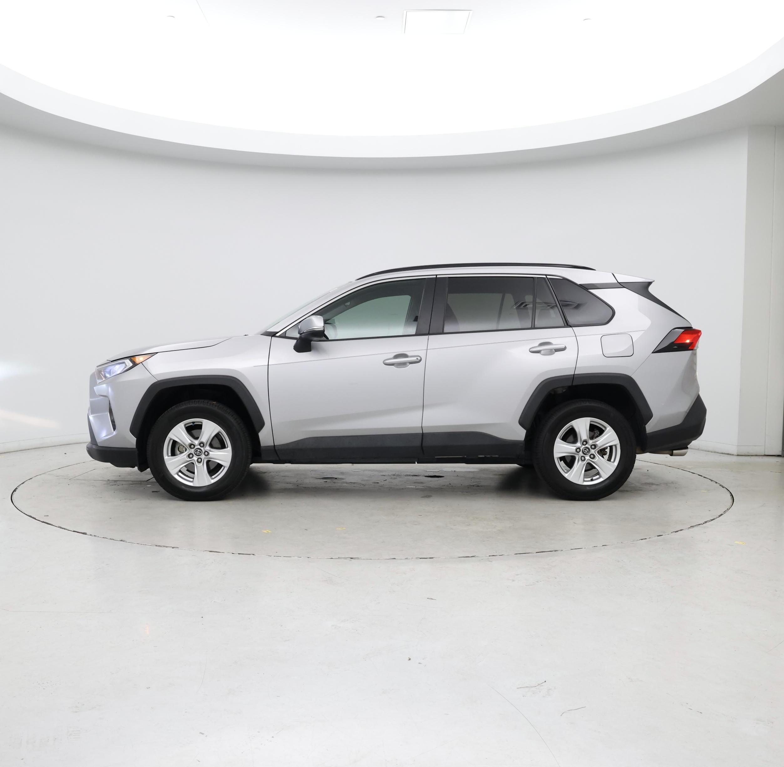 Thumbnail: 2020 Toyota RAV4 - 3