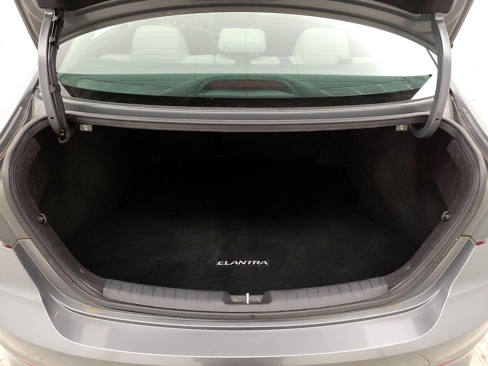 Thumbnail: 2017 Hyundai Elantra - 20