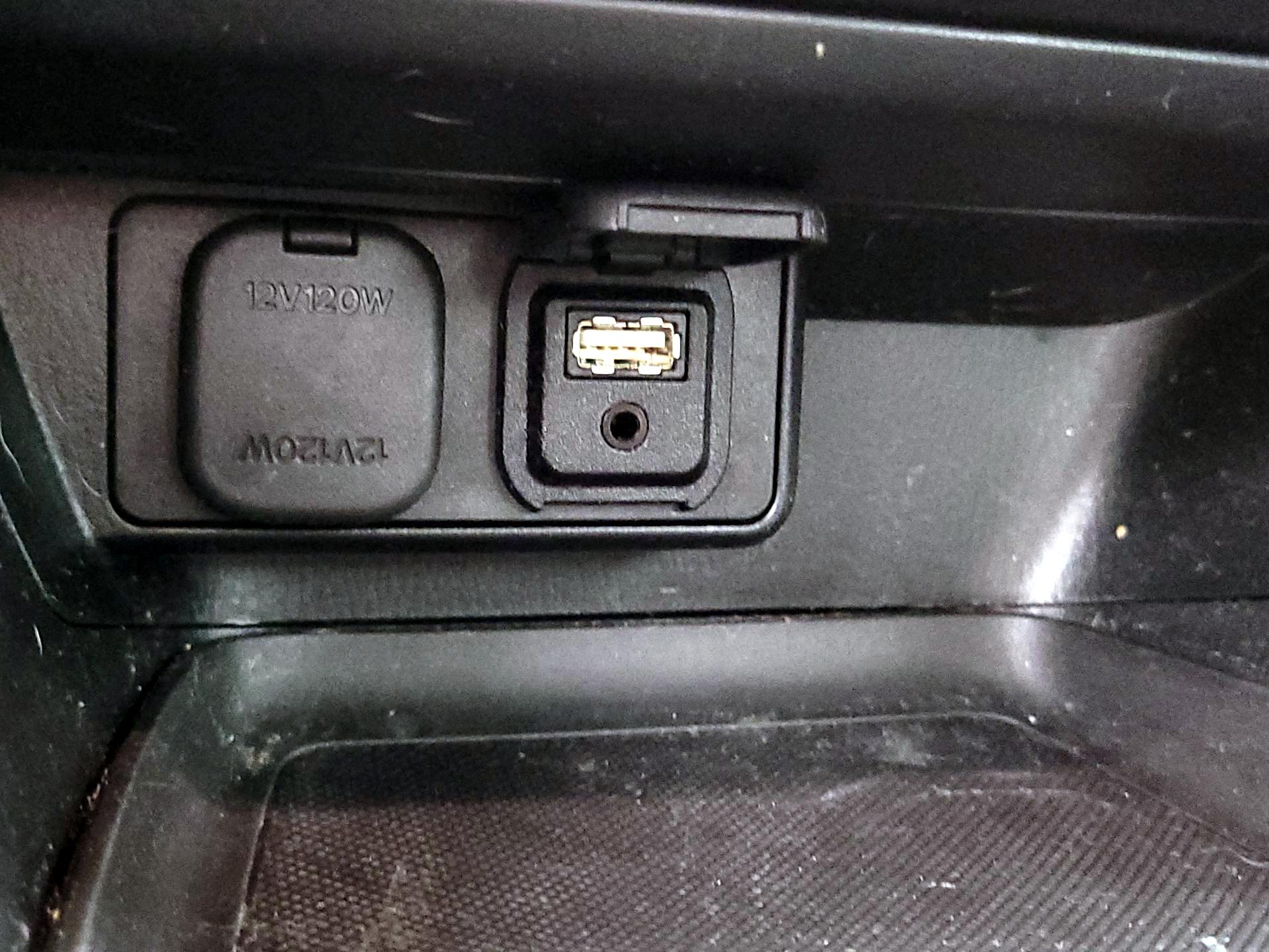 Thumbnail: 2015 Mazda Mazda3 - 17