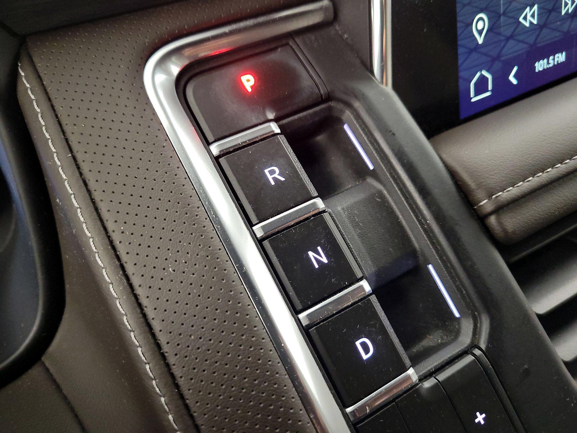 Thumbnail: 2023 GMC Yukon XL - 18