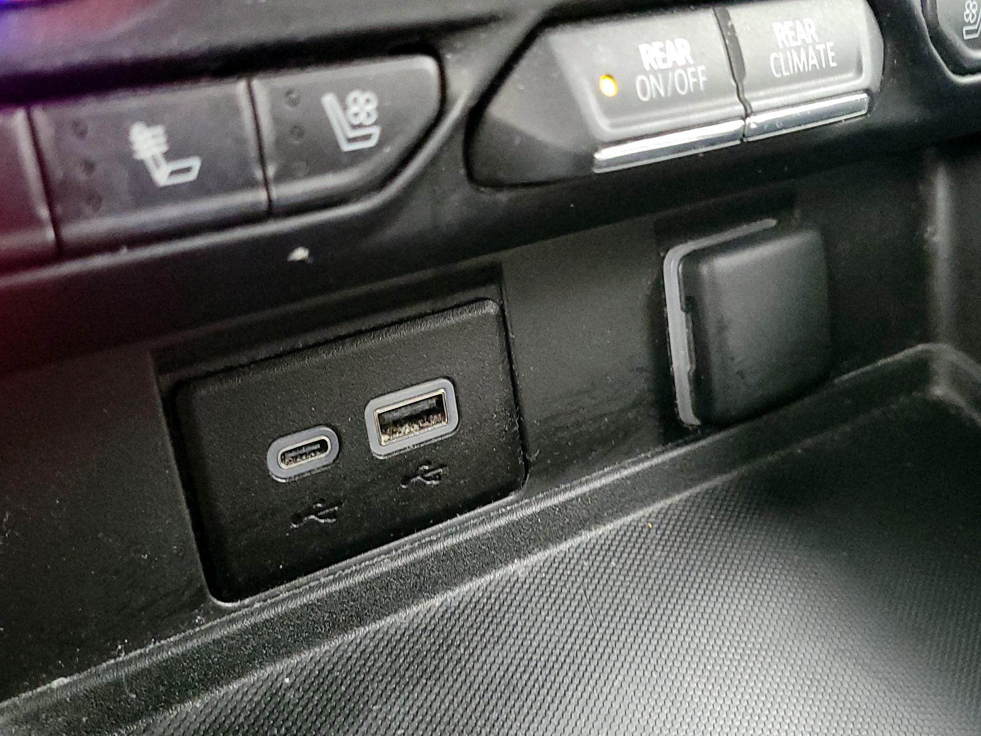 Thumbnail: 2023 GMC Yukon XL - 19