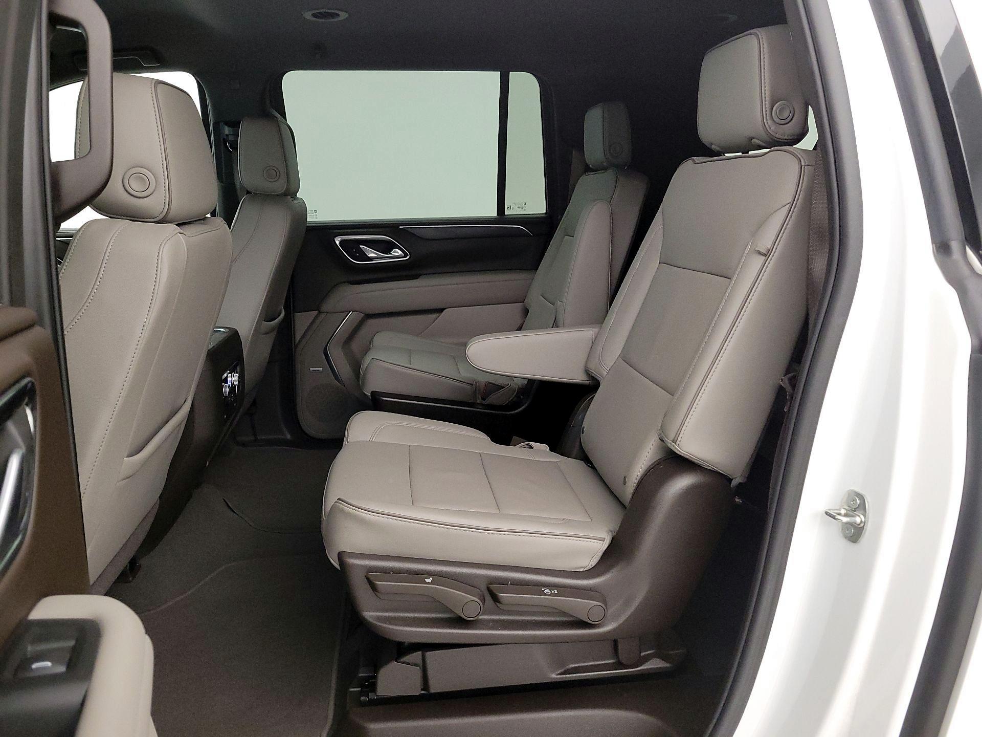 Thumbnail: 2023 GMC Yukon XL - 20