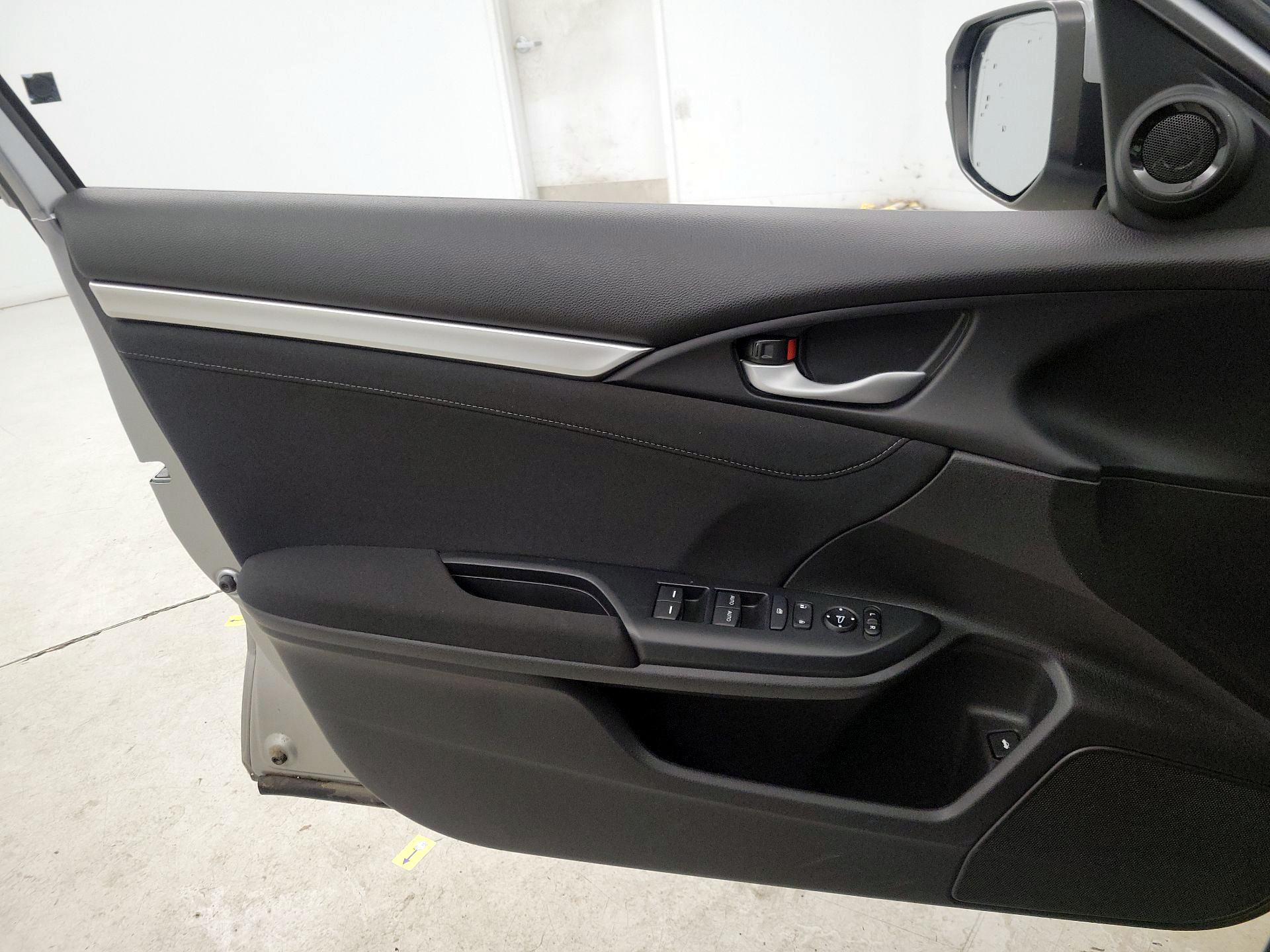 Thumbnail: 2016 Honda Civic - 12