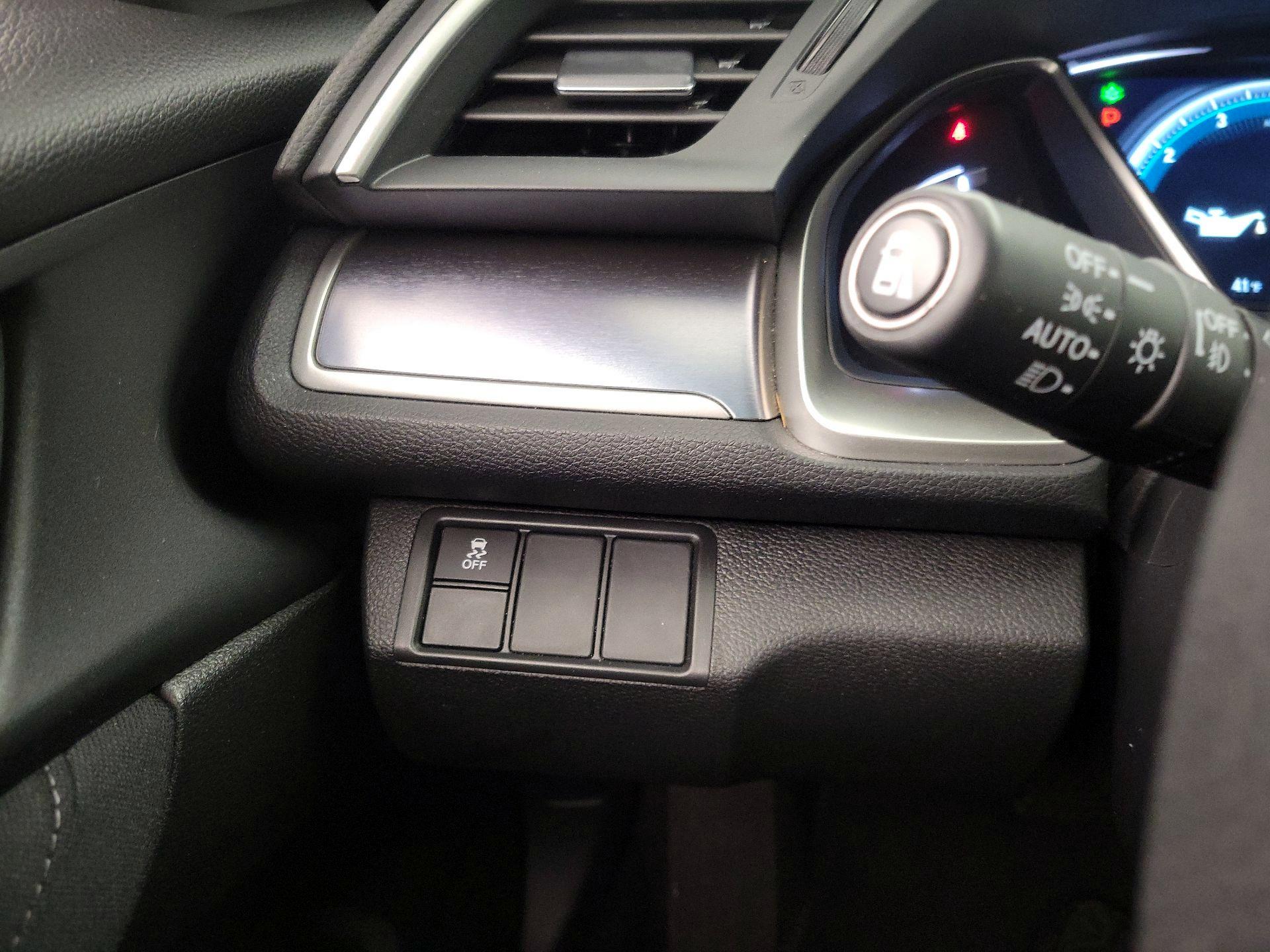 Thumbnail: 2016 Honda Civic - 13