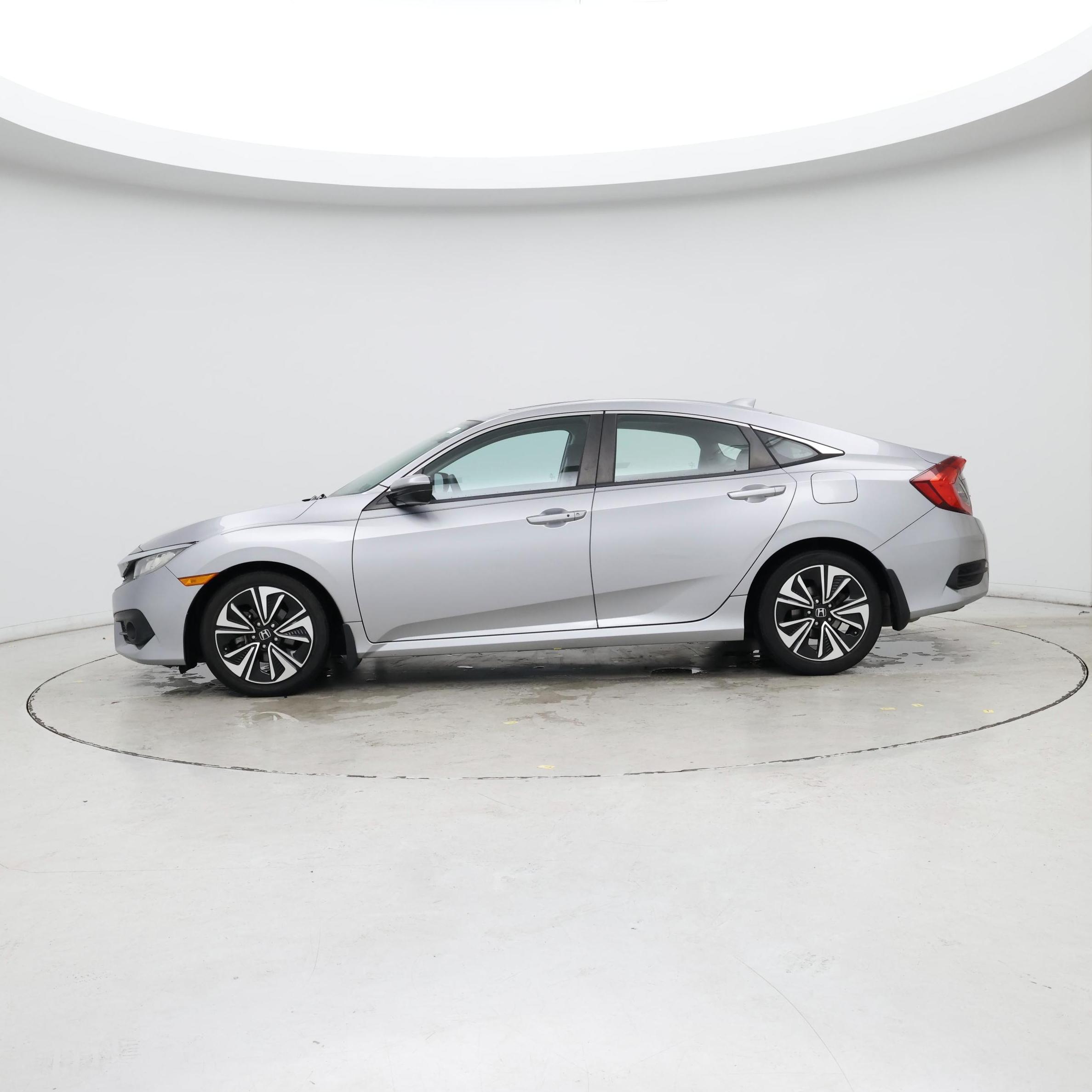 Thumbnail: 2016 Honda Civic - 3