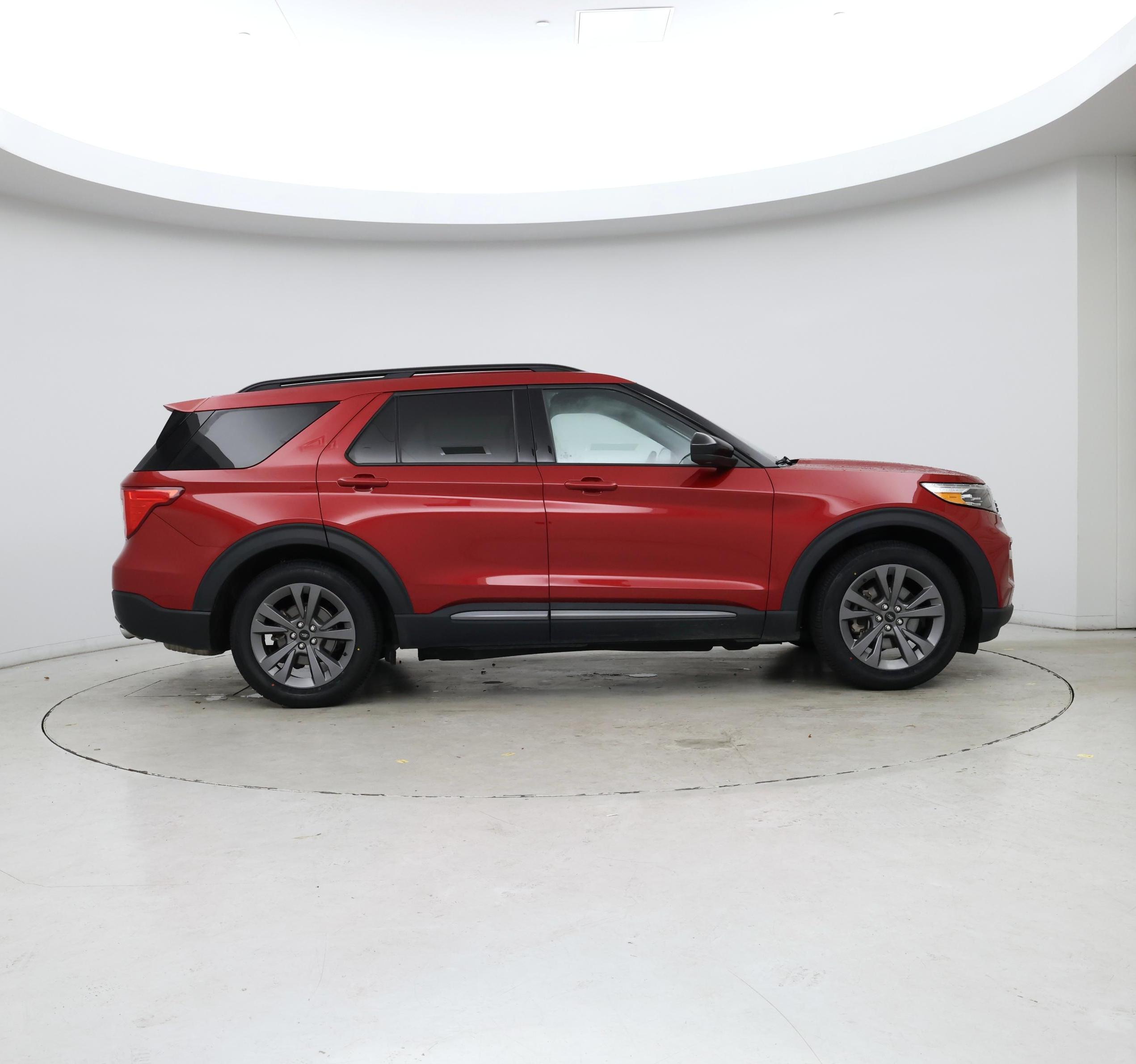 Thumbnail: 2022 Ford Explorer - 7