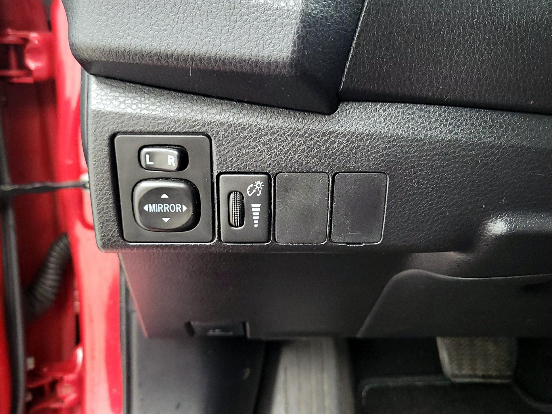 Thumbnail: 2014 Toyota Corolla - 13