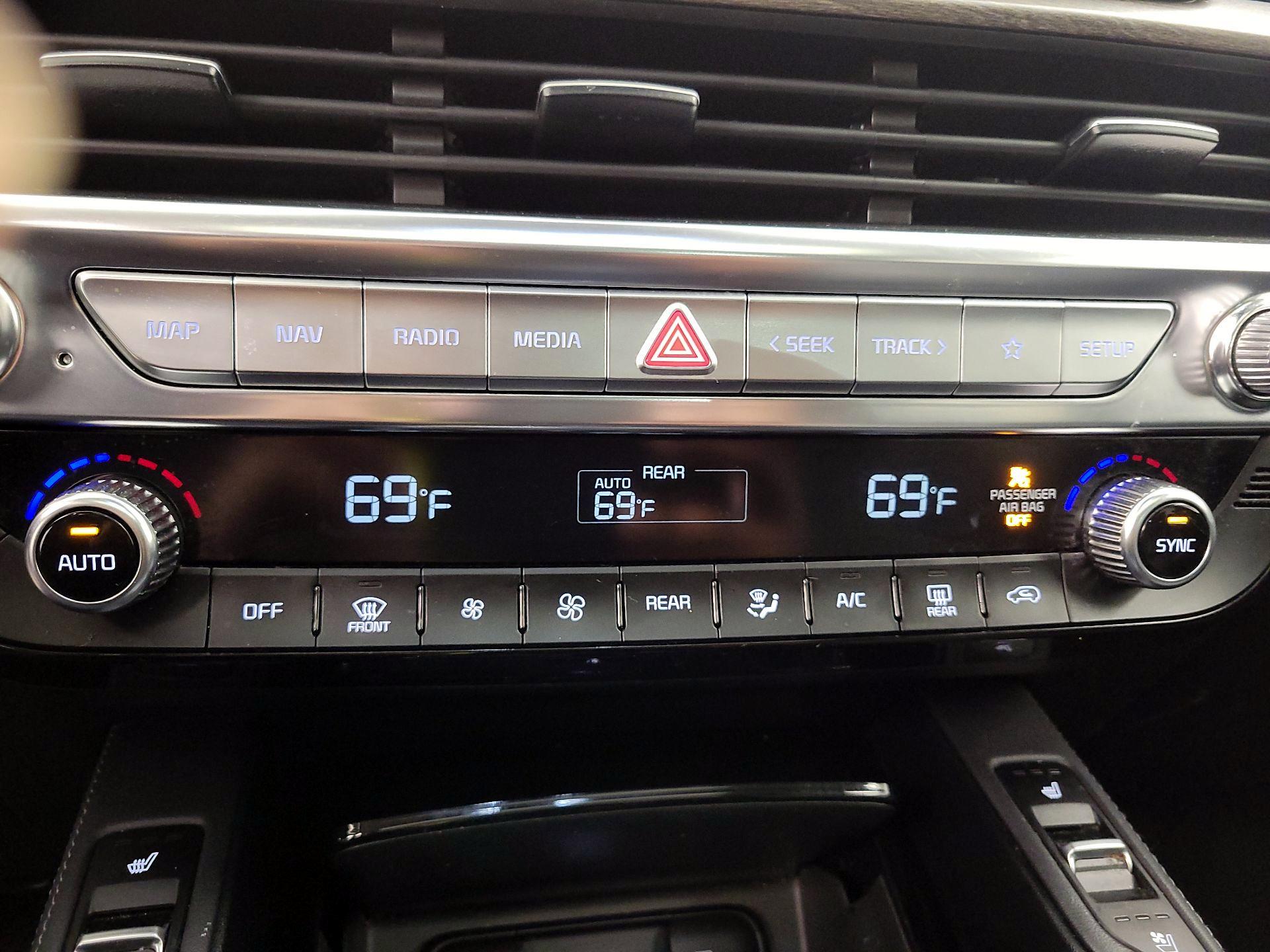 Thumbnail: 2020 Kia Telluride - 16