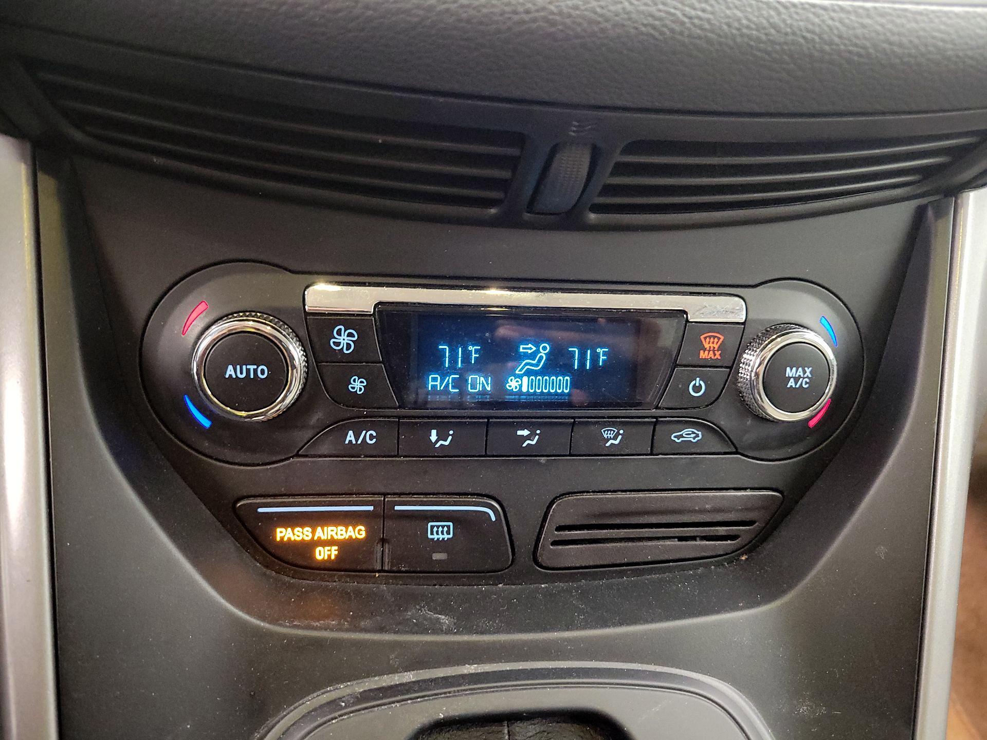 Thumbnail: 2016 Ford Escape - 16