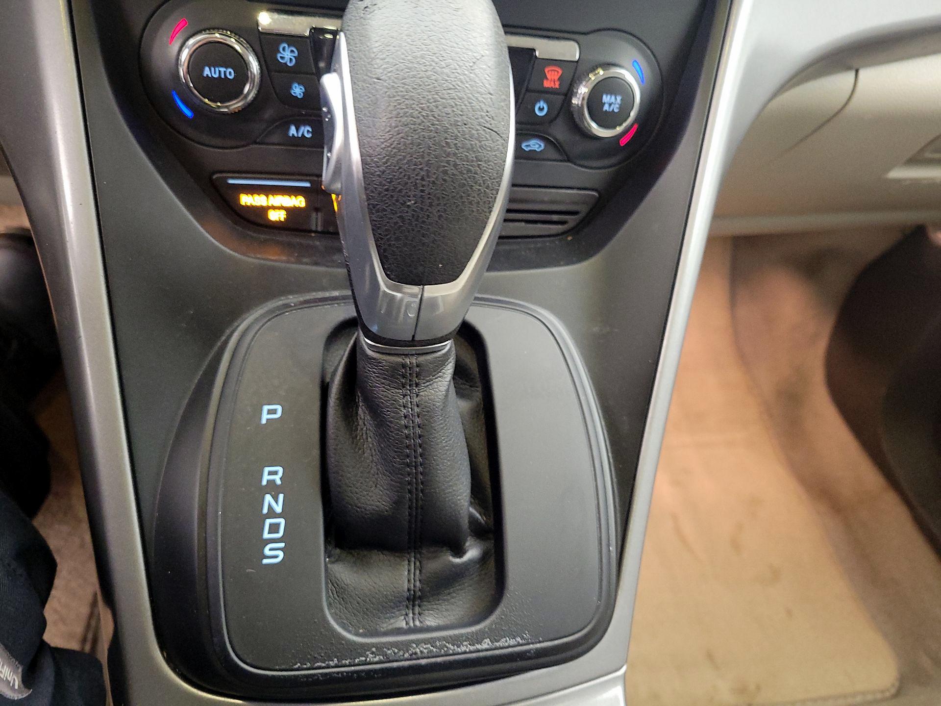 Thumbnail: 2016 Ford Escape - 17