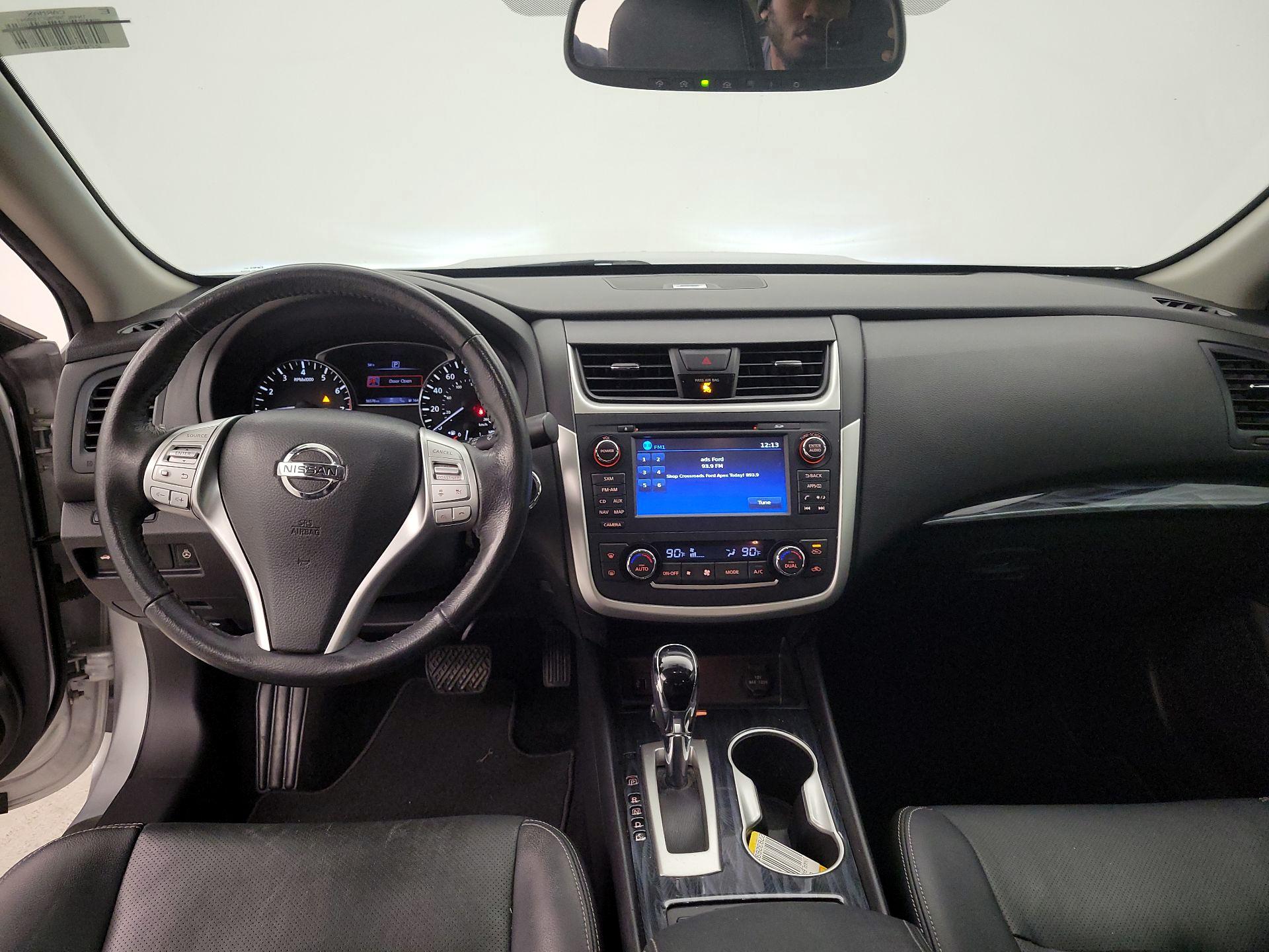 Thumbnail: 2016 Nissan Altima - 9