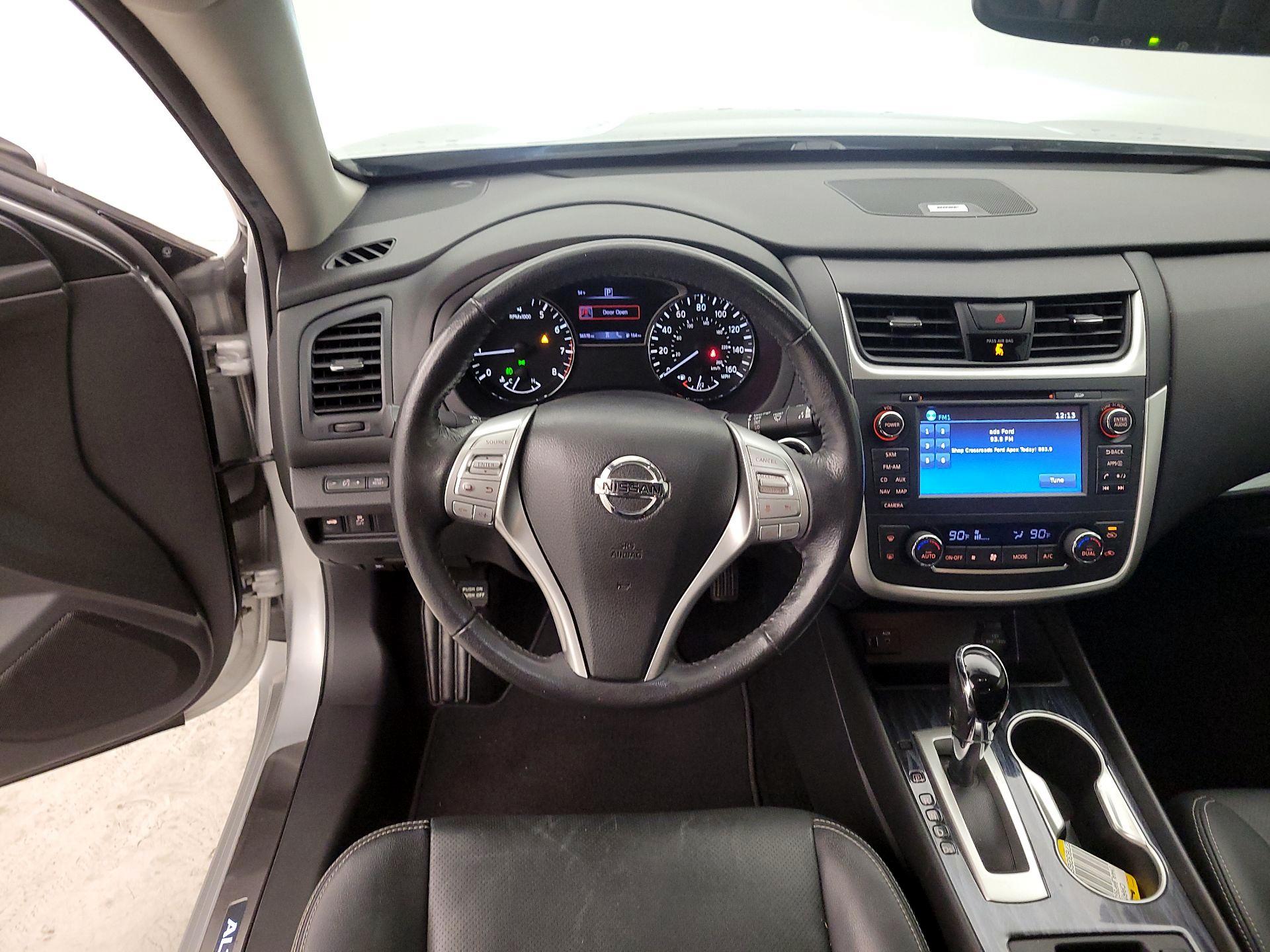 Thumbnail: 2016 Nissan Altima - 10