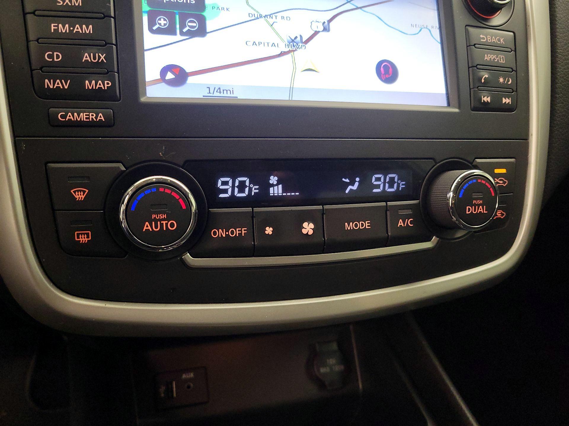 Thumbnail: 2016 Nissan Altima - 16