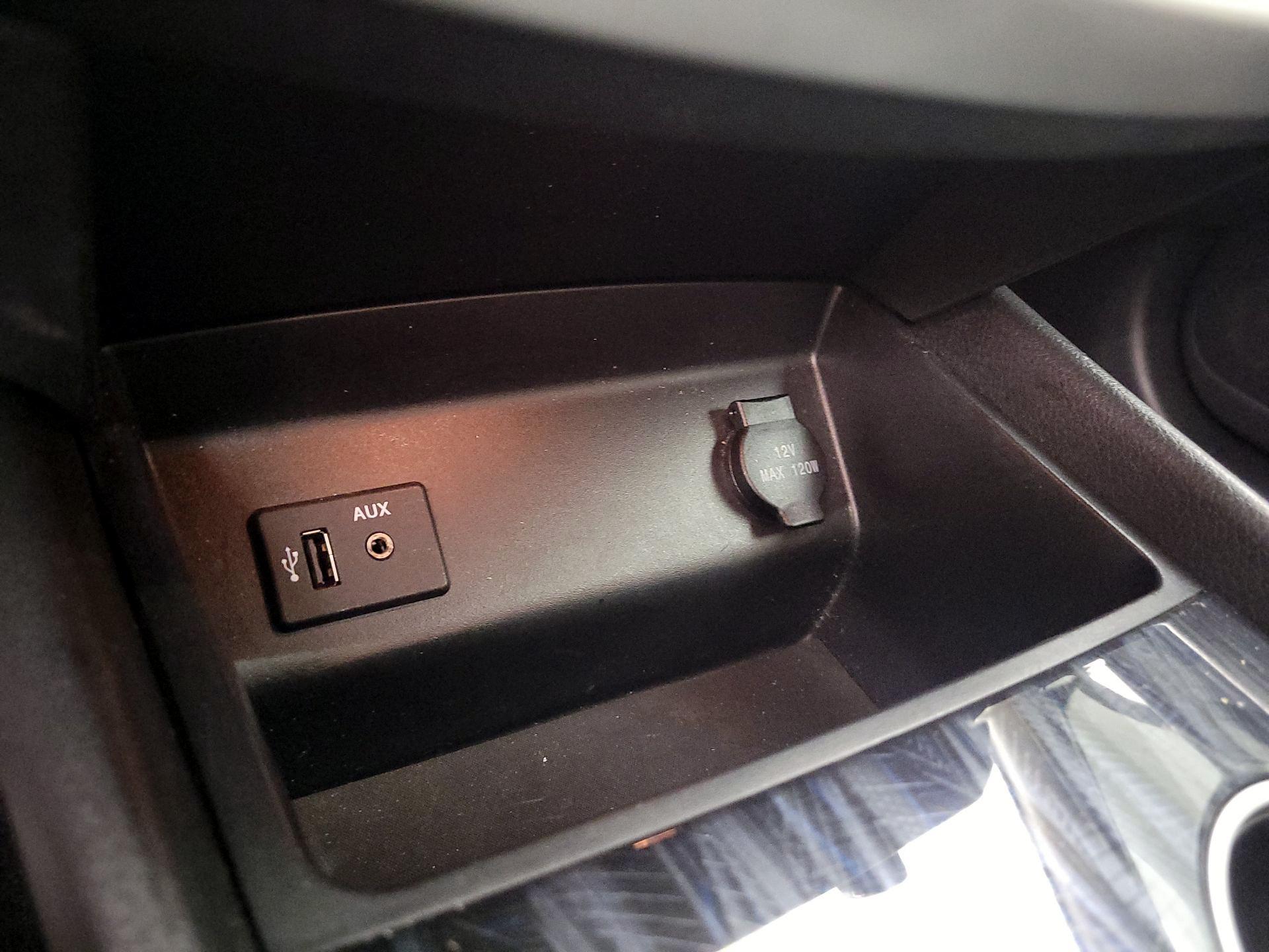 Thumbnail: 2016 Nissan Altima - 18