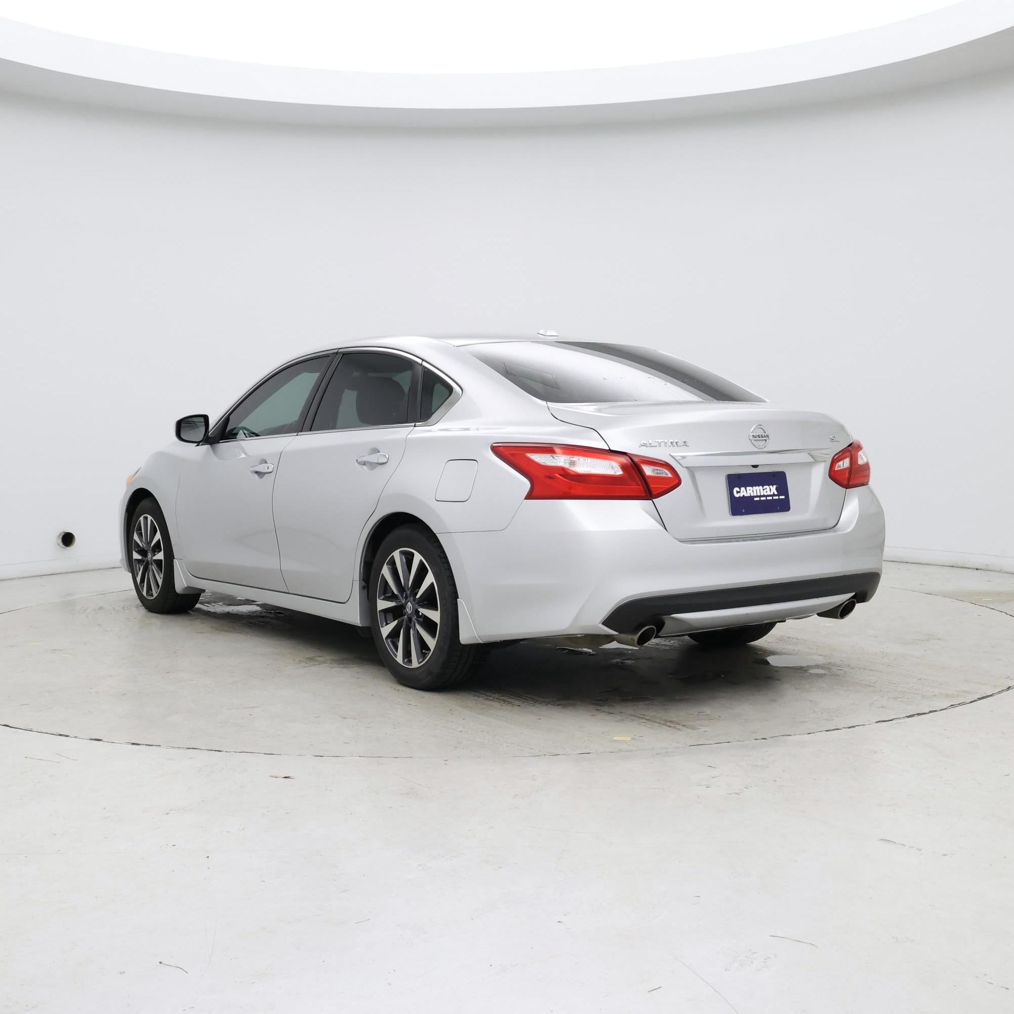 Thumbnail: 2016 Nissan Altima - 2