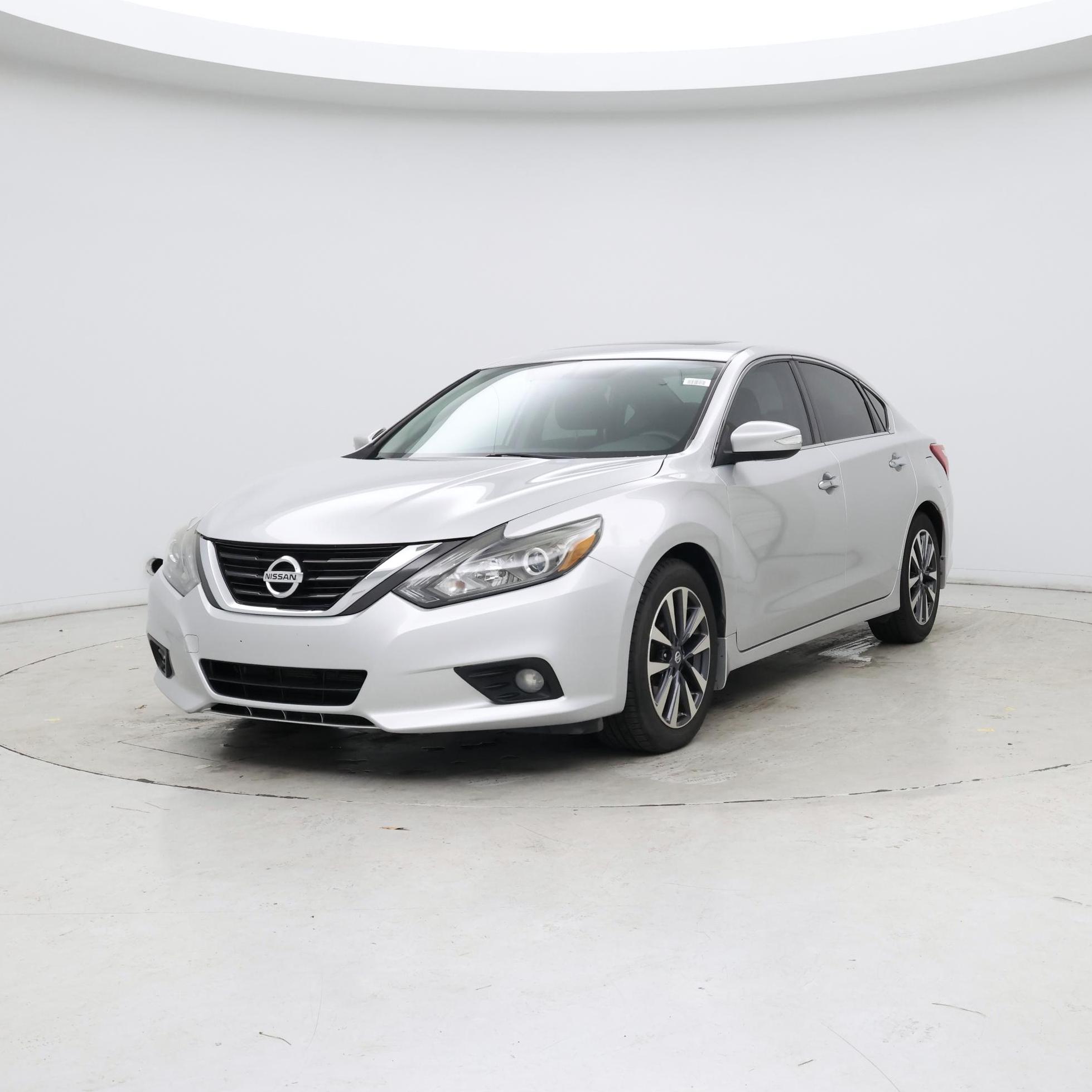 Thumbnail: 2016 Nissan Altima - 4