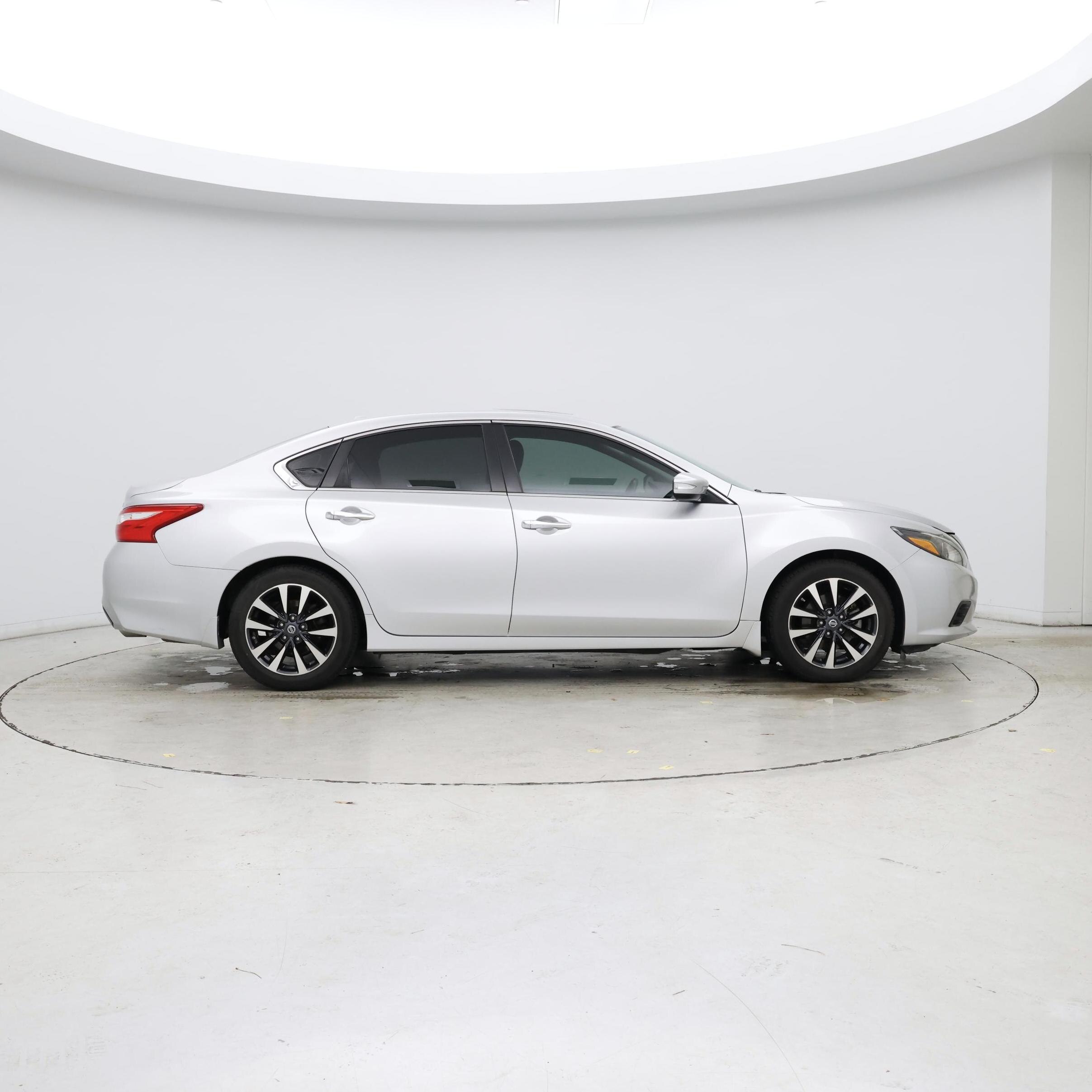 Thumbnail: 2016 Nissan Altima - 7