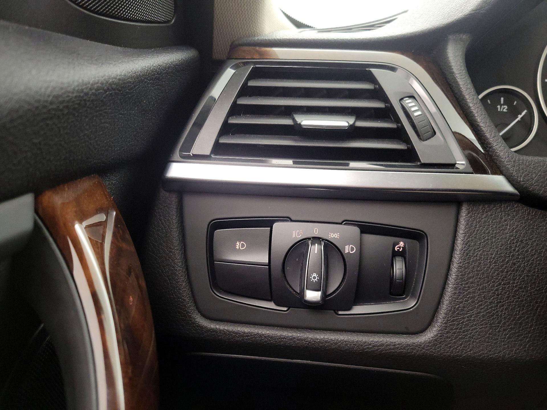 Thumbnail: 2015 BMW 3 Series - 13