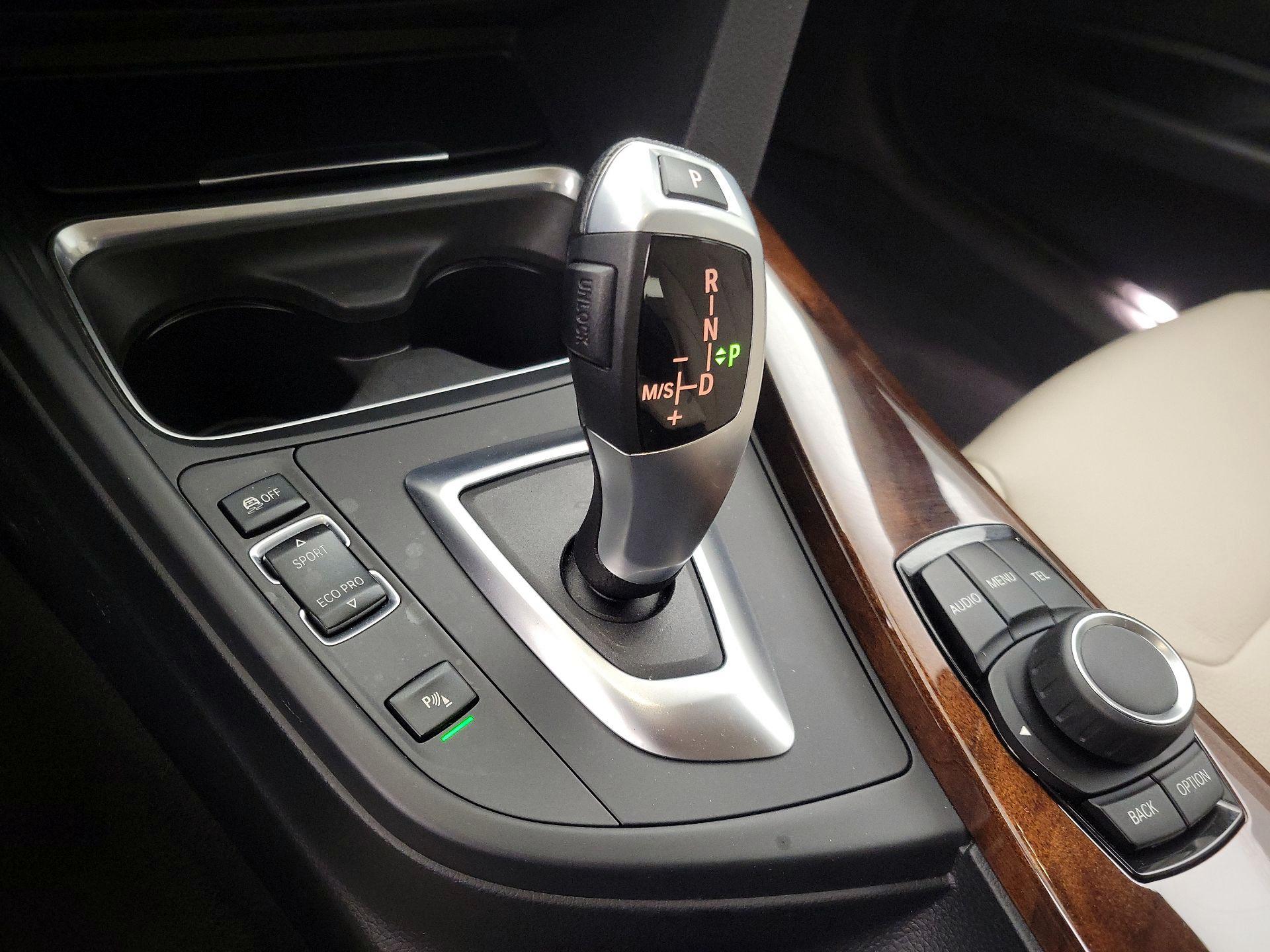 Thumbnail: 2015 BMW 3 Series - 17