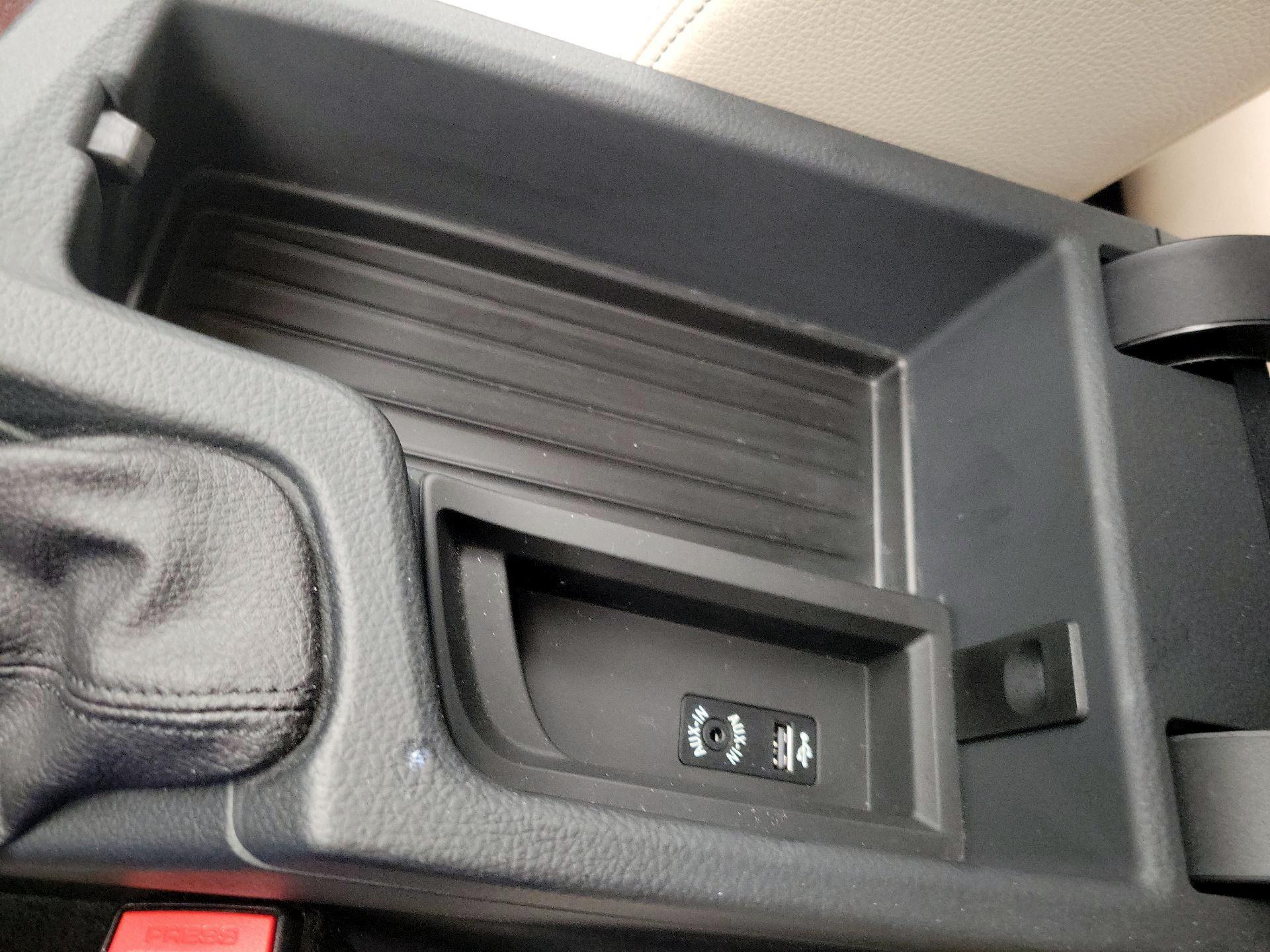 Thumbnail: 2015 BMW 3 Series - 18