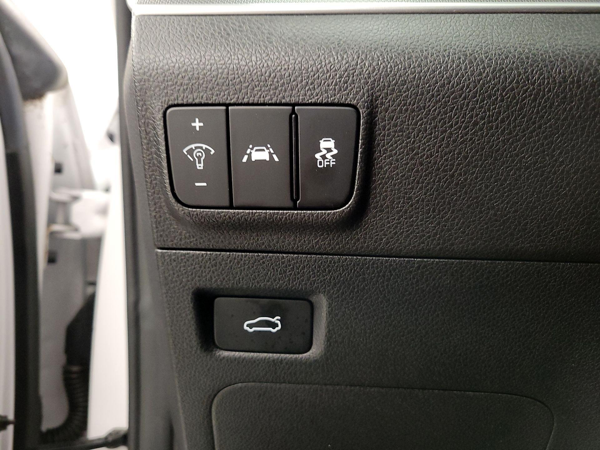 Thumbnail: 2022 Kia K5 - 13