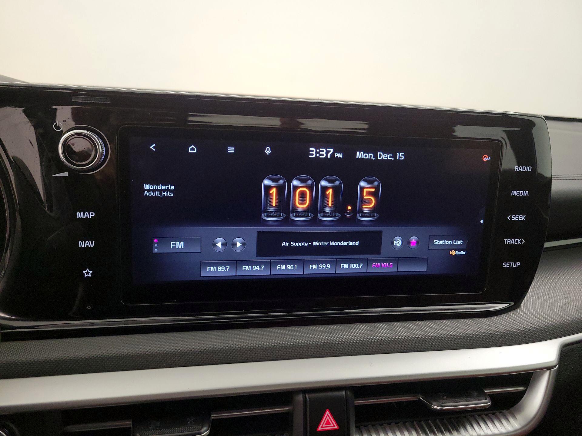 Thumbnail: 2022 Kia K5 - 15