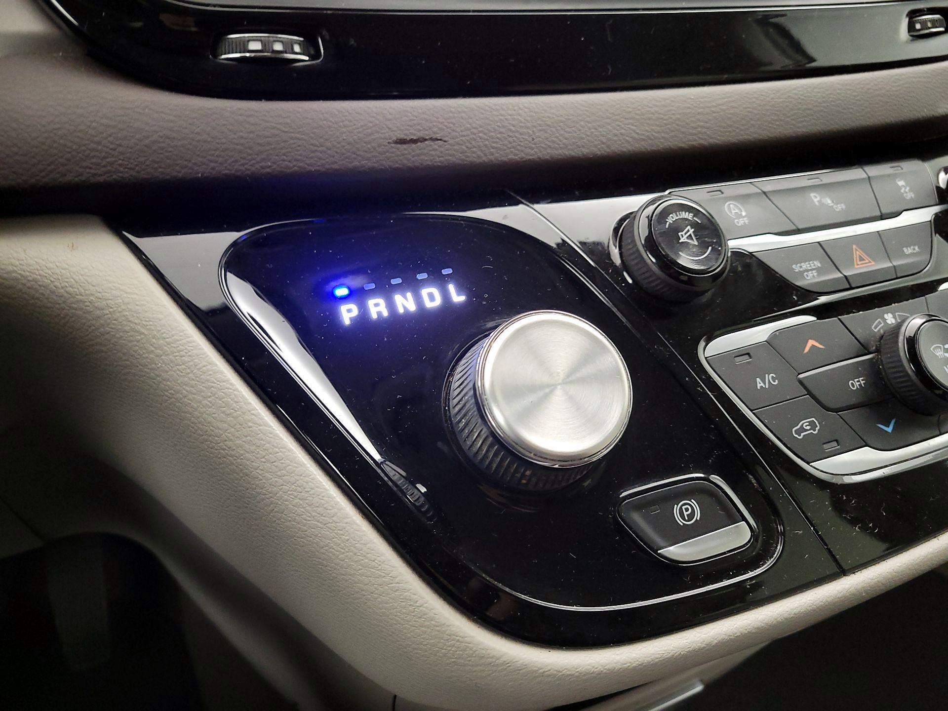 Thumbnail: 2017 Chrysler Pacifica - 17