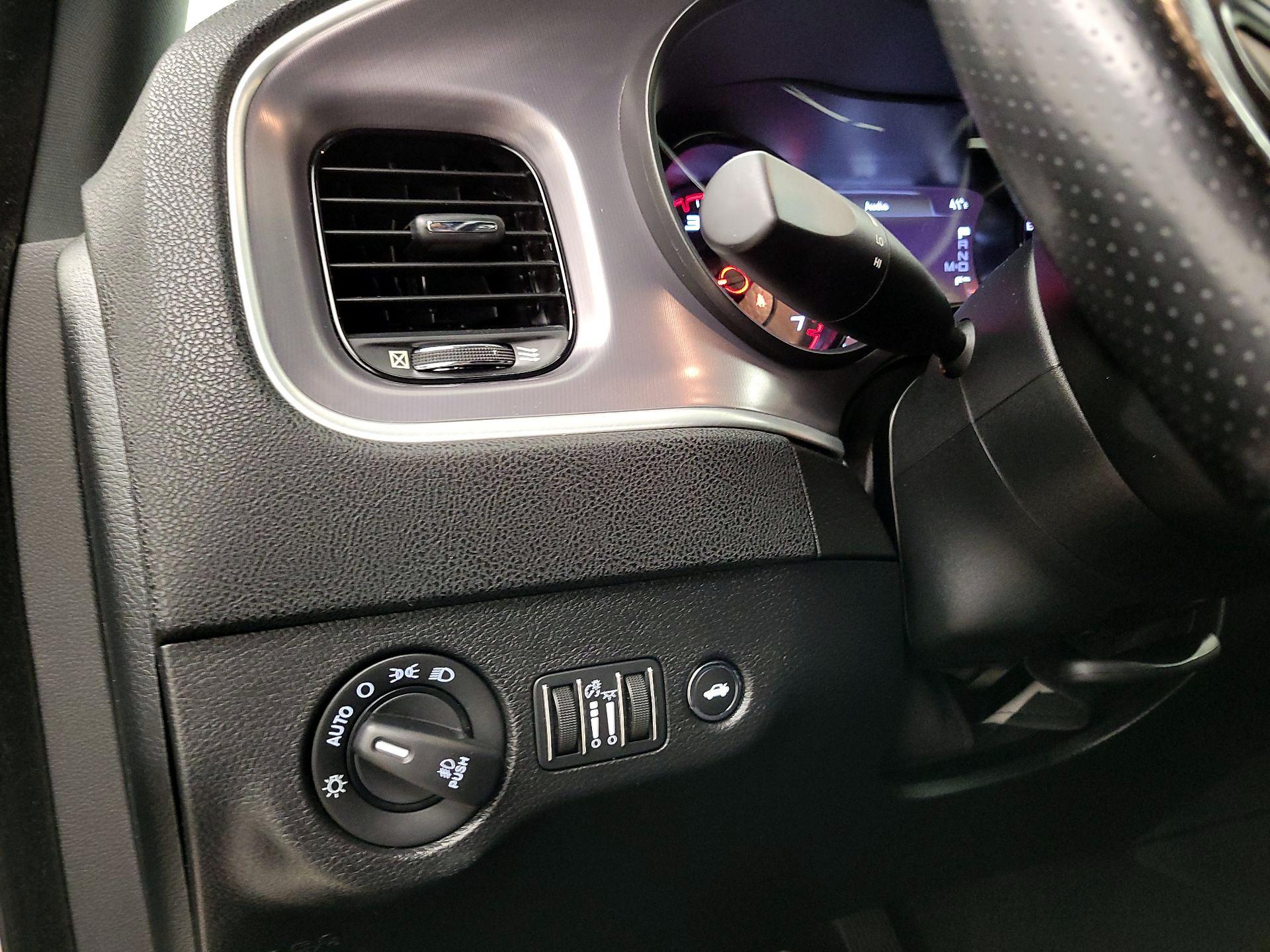 Thumbnail: 2020 Dodge Charger - 13