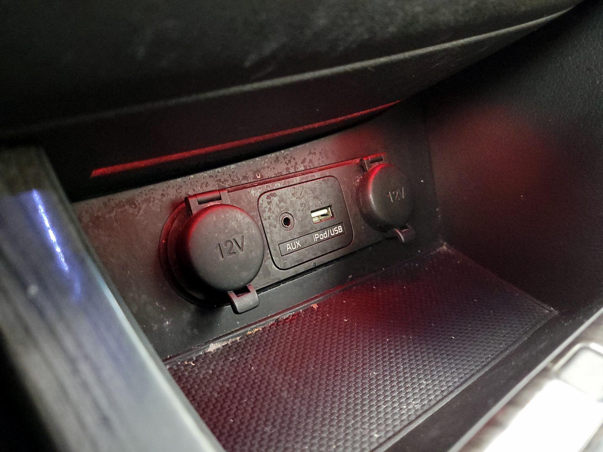 Thumbnail: 2015 Kia Optima - 18