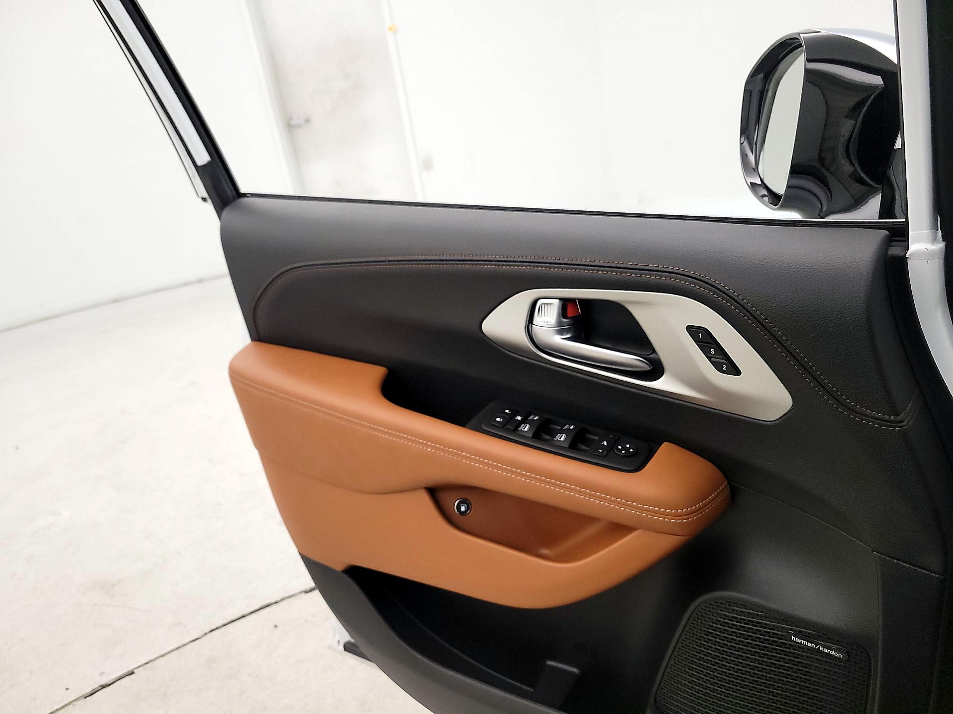 Thumbnail: 2025 Chrysler Pacifica - 12