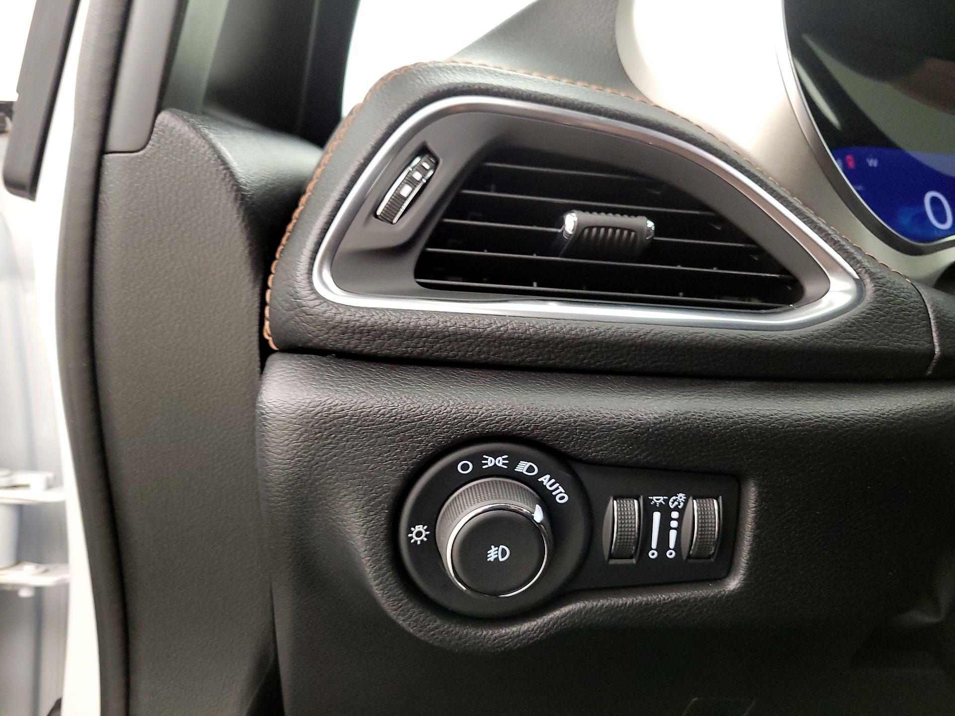 Thumbnail: 2025 Chrysler Pacifica - 13