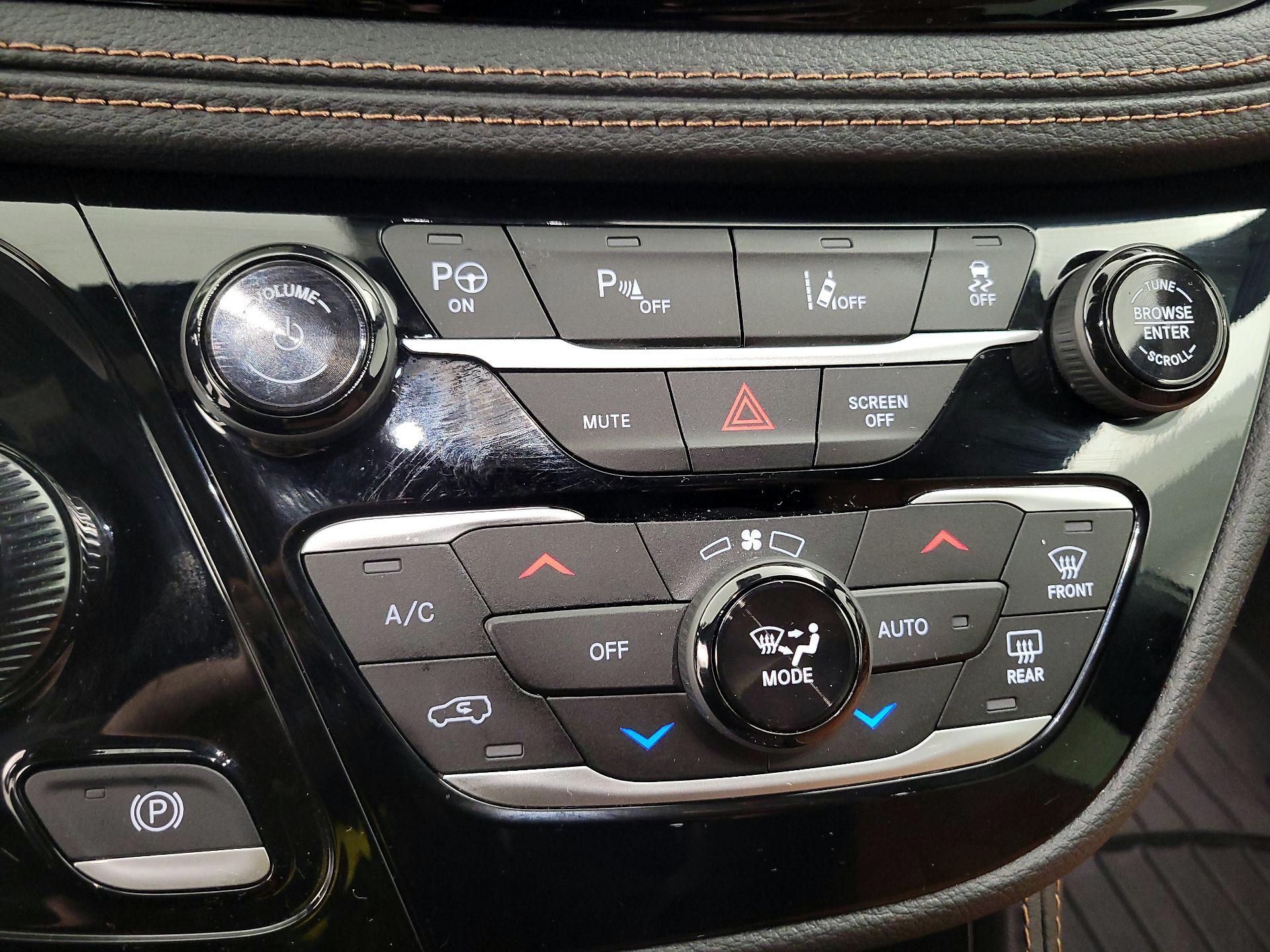 Thumbnail: 2025 Chrysler Pacifica - 16