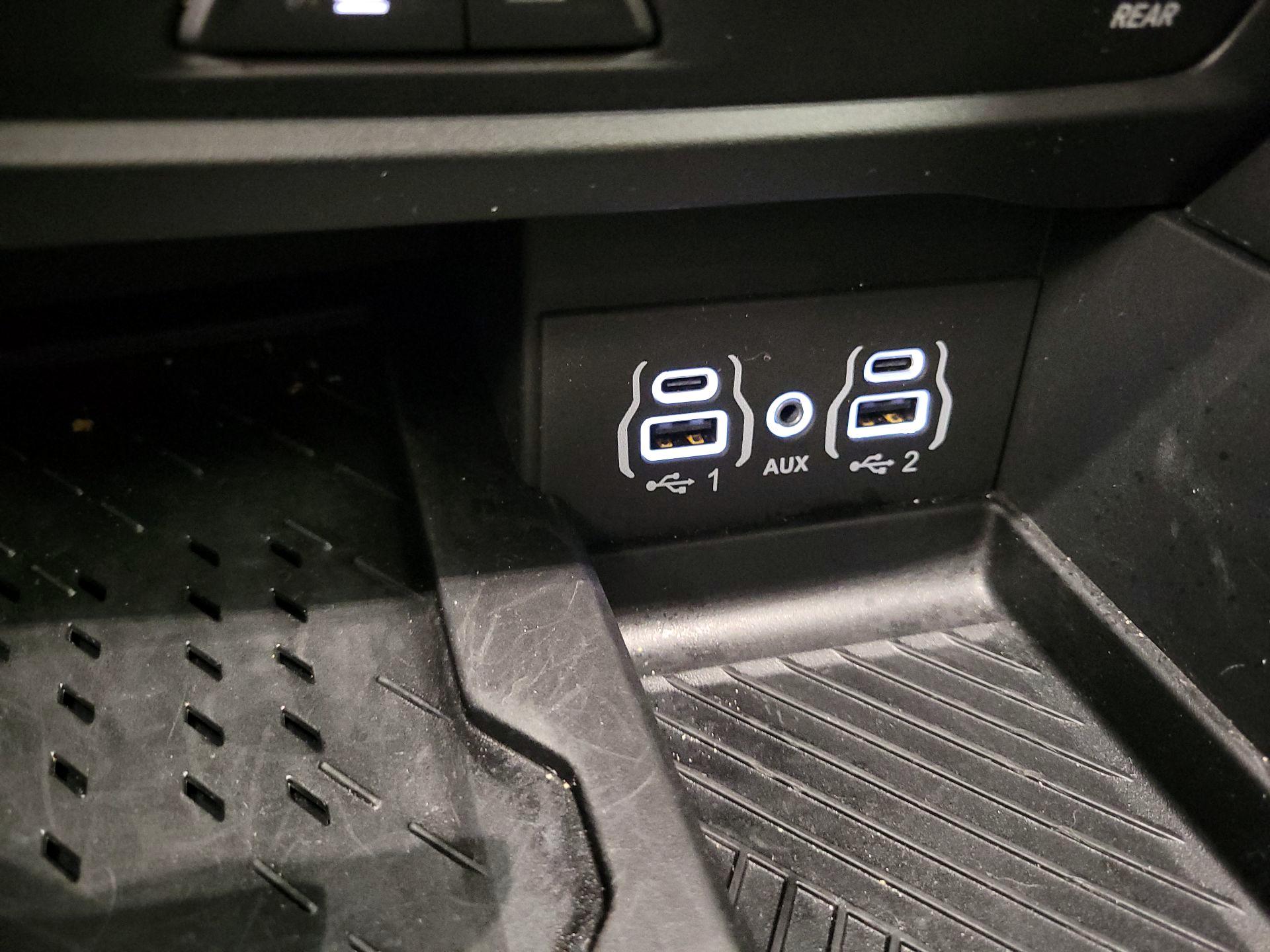 Thumbnail: 2025 Chrysler Pacifica - 18