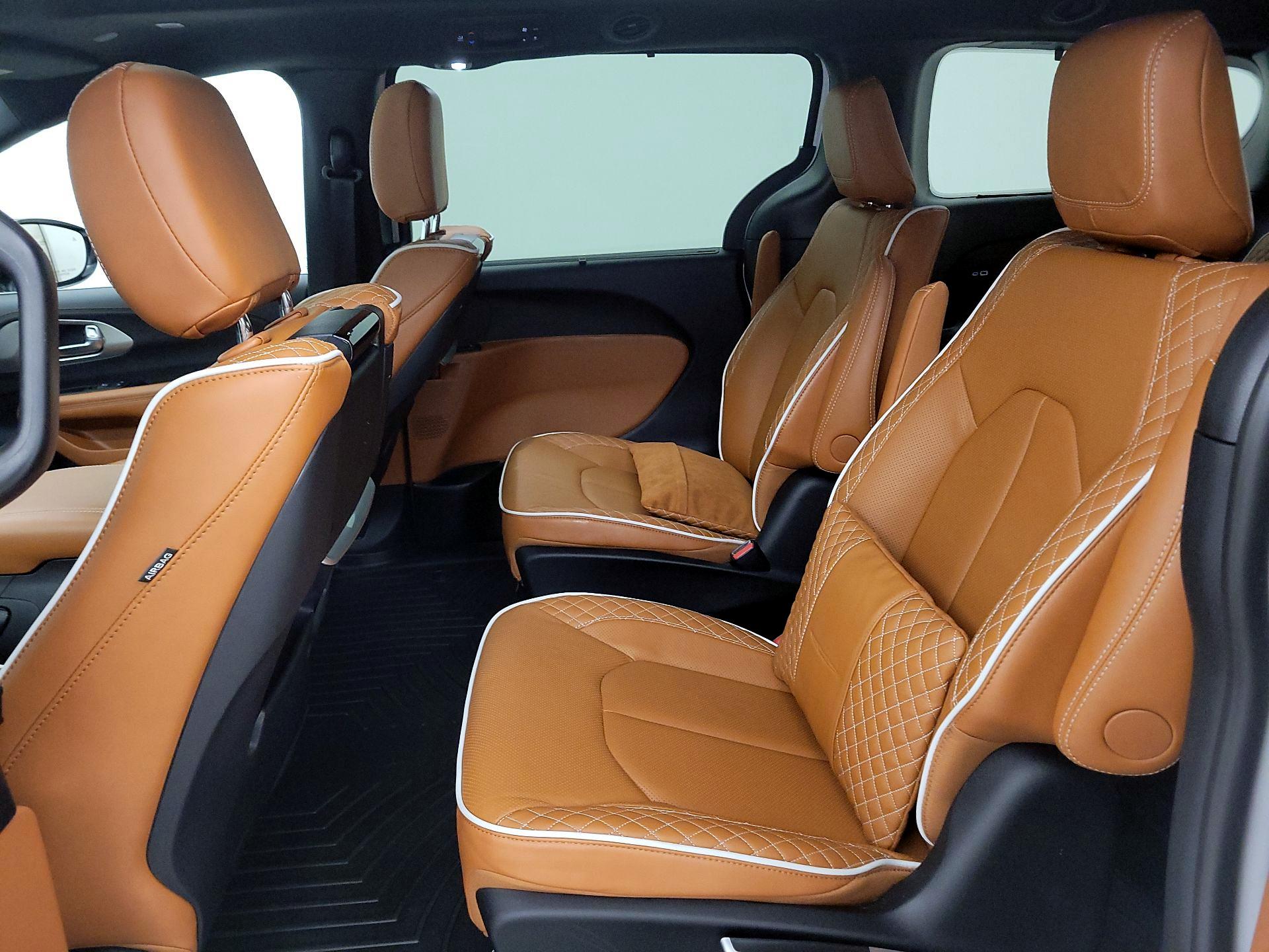 Thumbnail: 2025 Chrysler Pacifica - 20