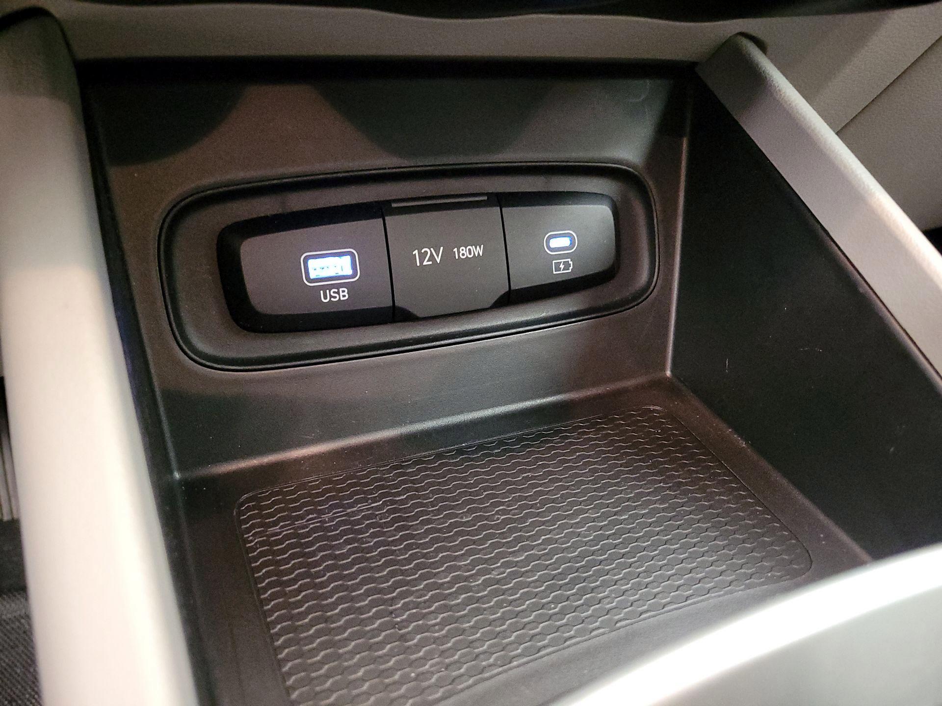 Thumbnail: 2024 Hyundai Venue - 17