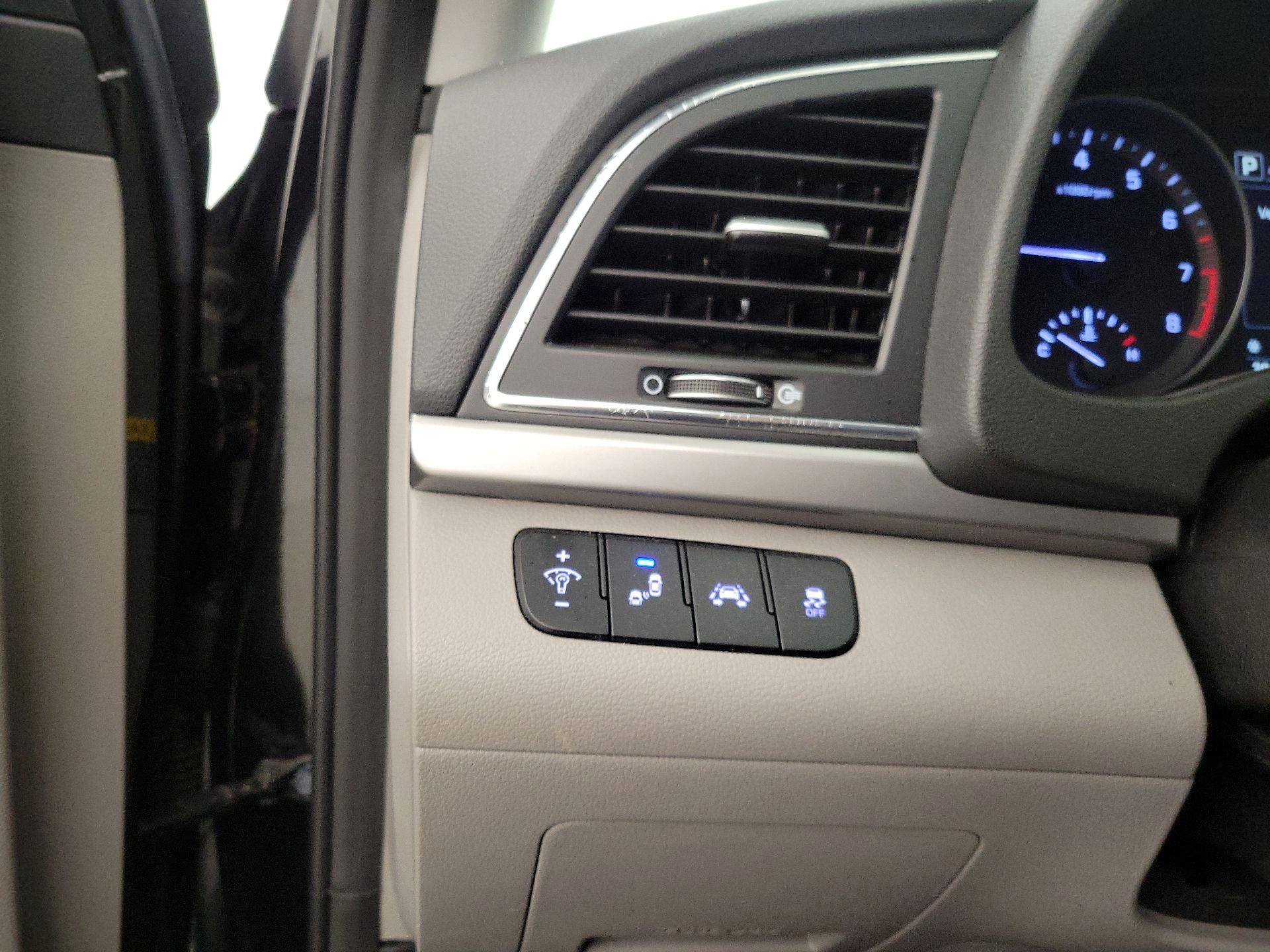 Thumbnail: 2017 Hyundai Elantra - 13