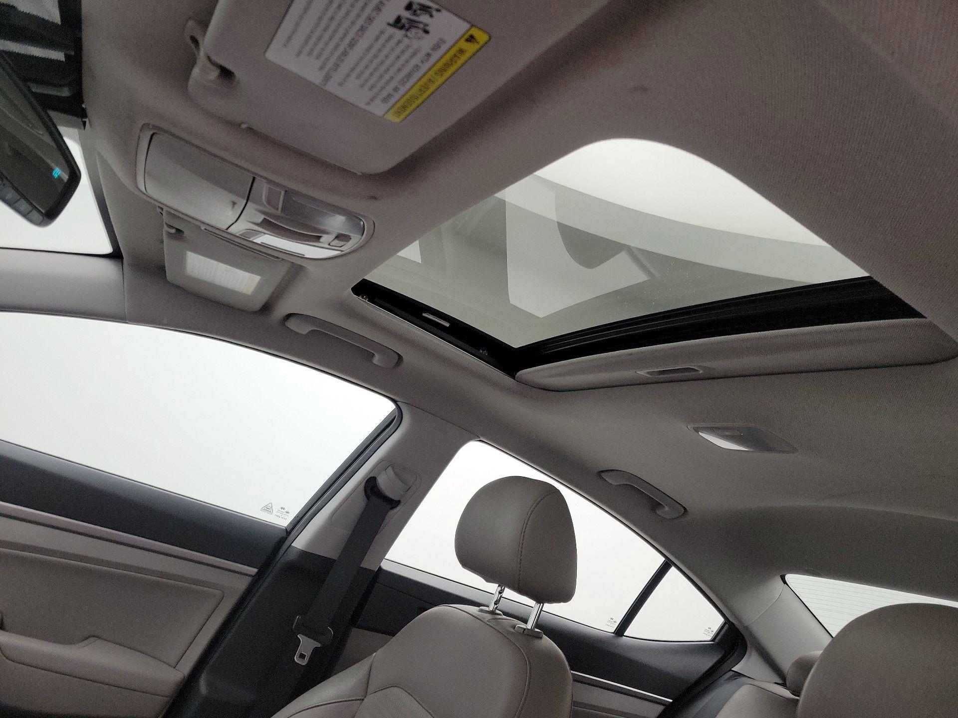 Thumbnail: 2017 Hyundai Elantra - 20