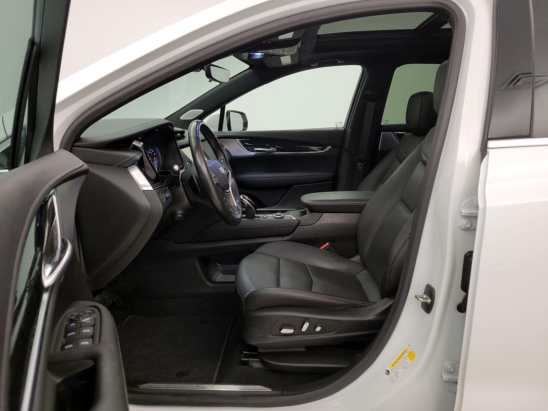 Thumbnail: 2021 Cadillac XT5 - 11