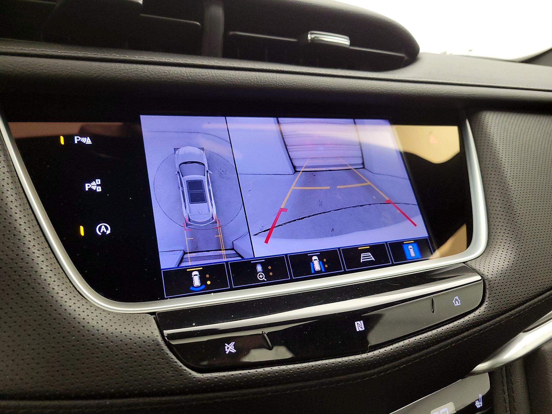 Thumbnail: 2021 Cadillac XT5 - 14