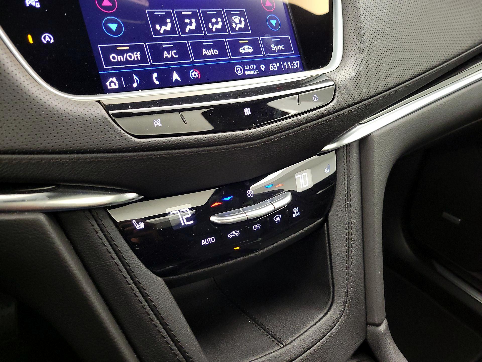 Thumbnail: 2021 Cadillac XT5 - 16