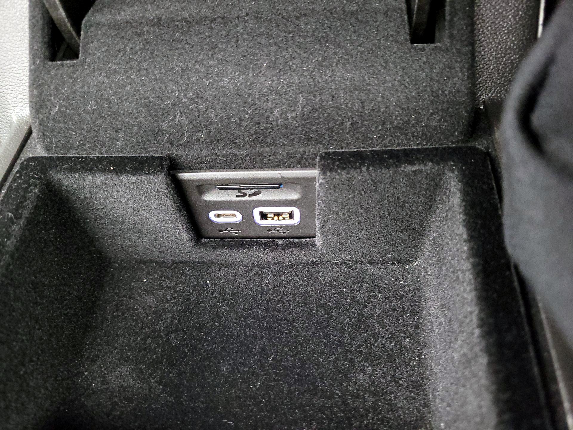 Thumbnail: 2021 Cadillac XT5 - 18