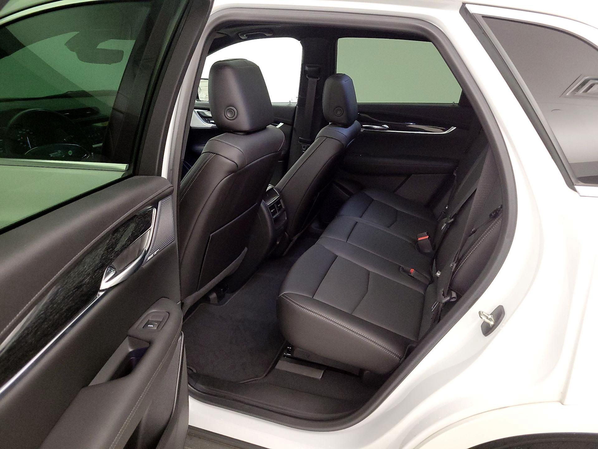 Thumbnail: 2021 Cadillac XT5 - 20