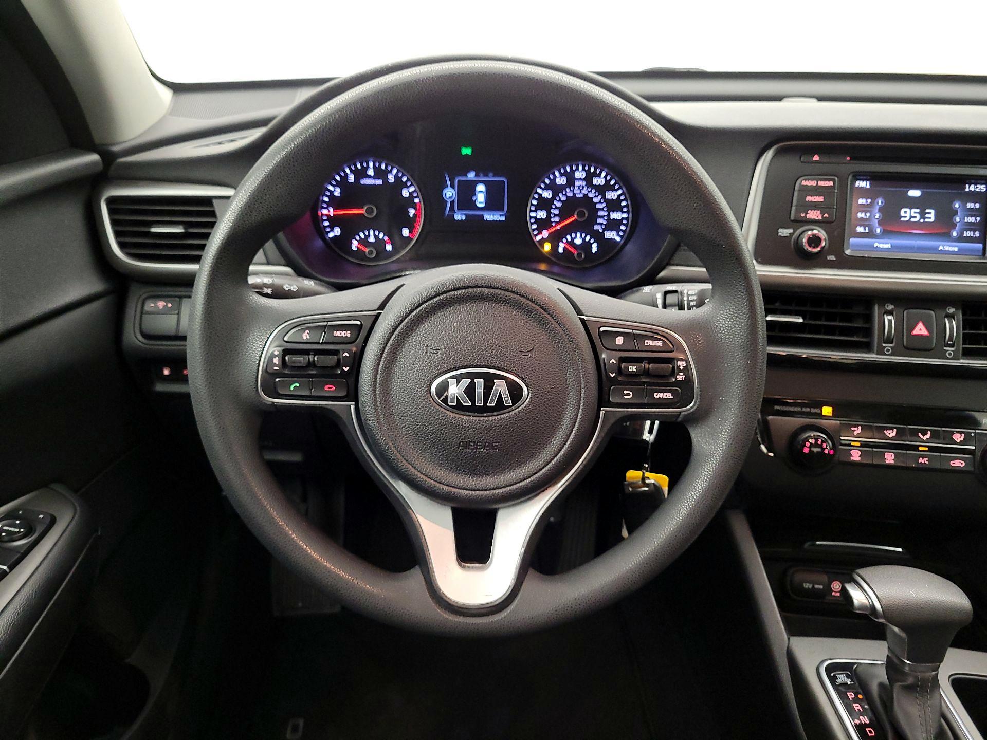 Thumbnail: 2016 Kia Optima - 10