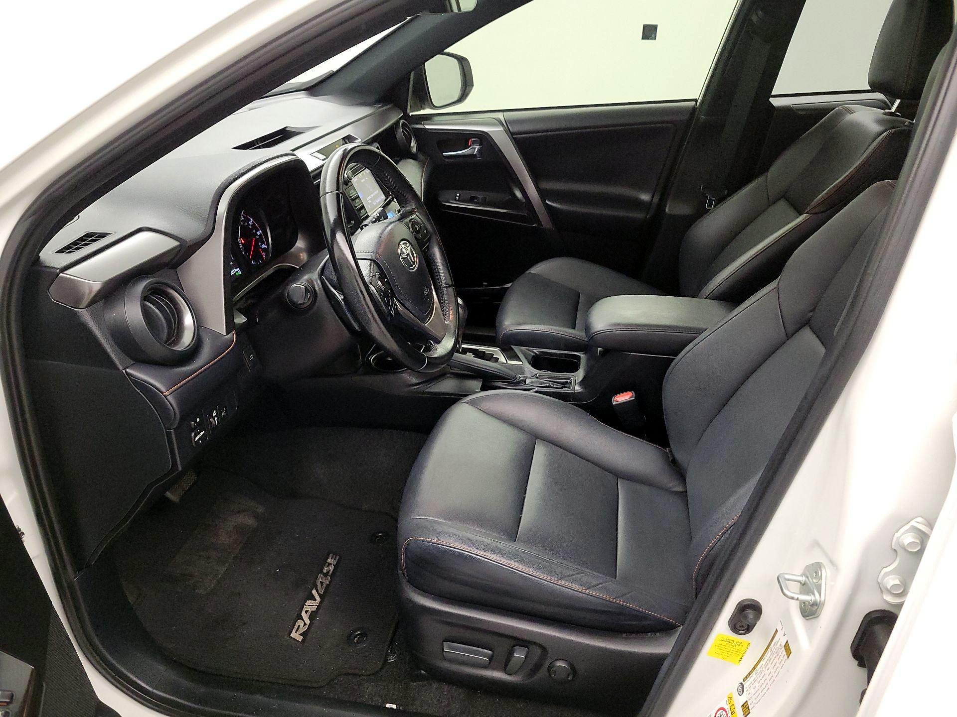 Thumbnail: 2018 Toyota RAV4 - 11